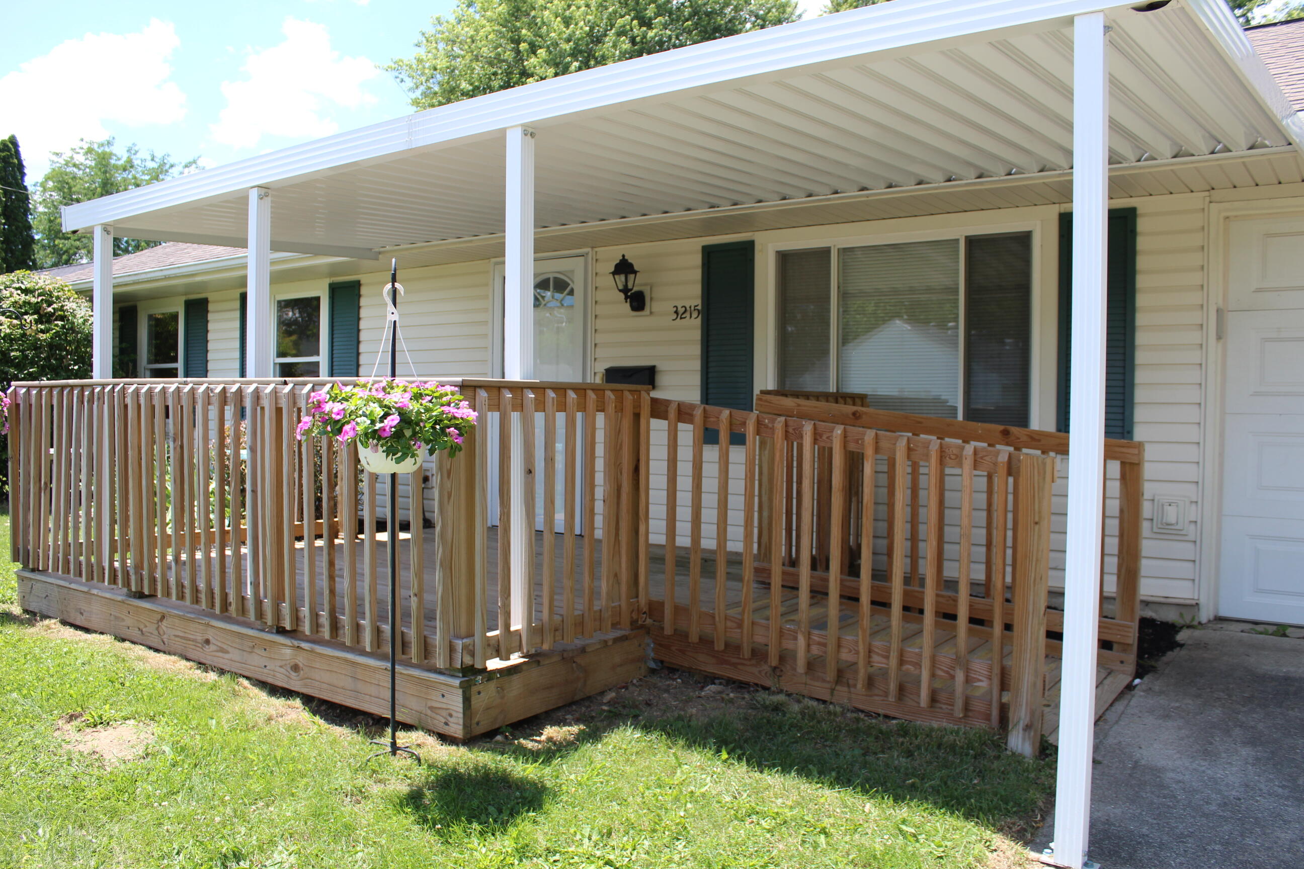 3215 Nantucket, Springfield, Ohio 45503