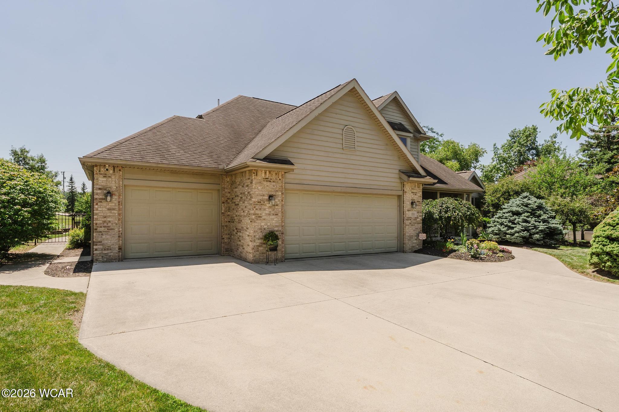 101 Hawthorn Court, Bluffton, Ohio