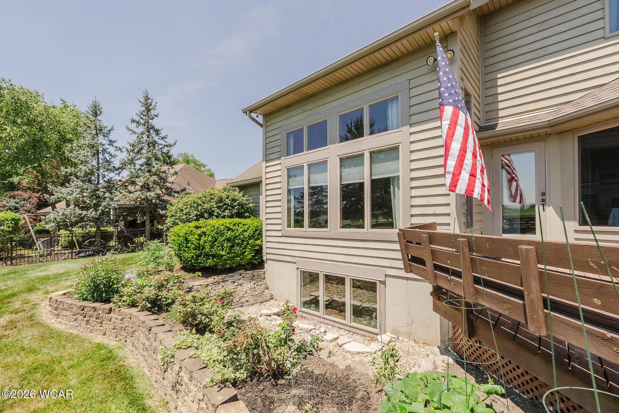 101 Hawthorn Court, Bluffton, Ohio