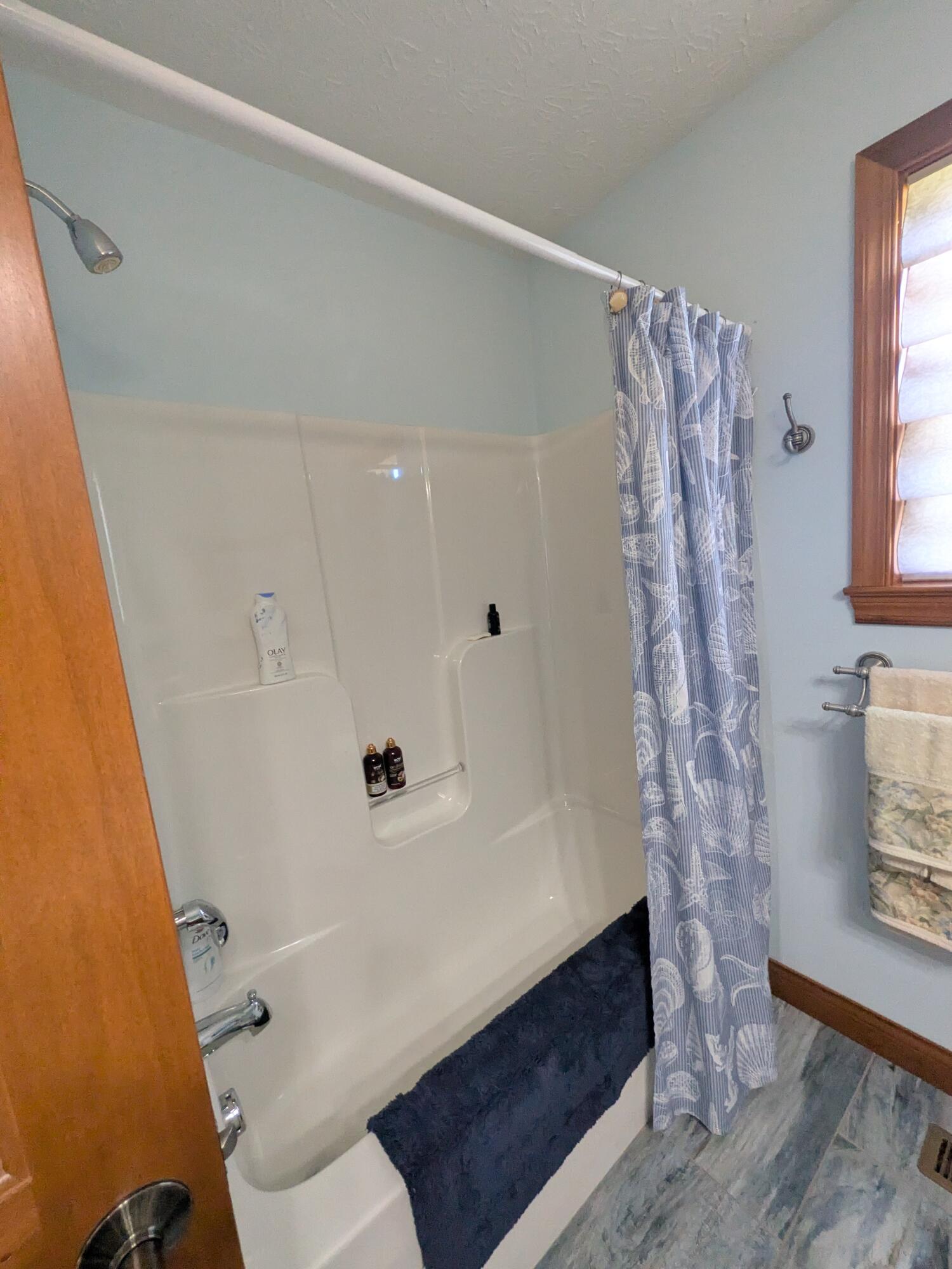 1455 Edinburgh, Troy, Ohio 45373