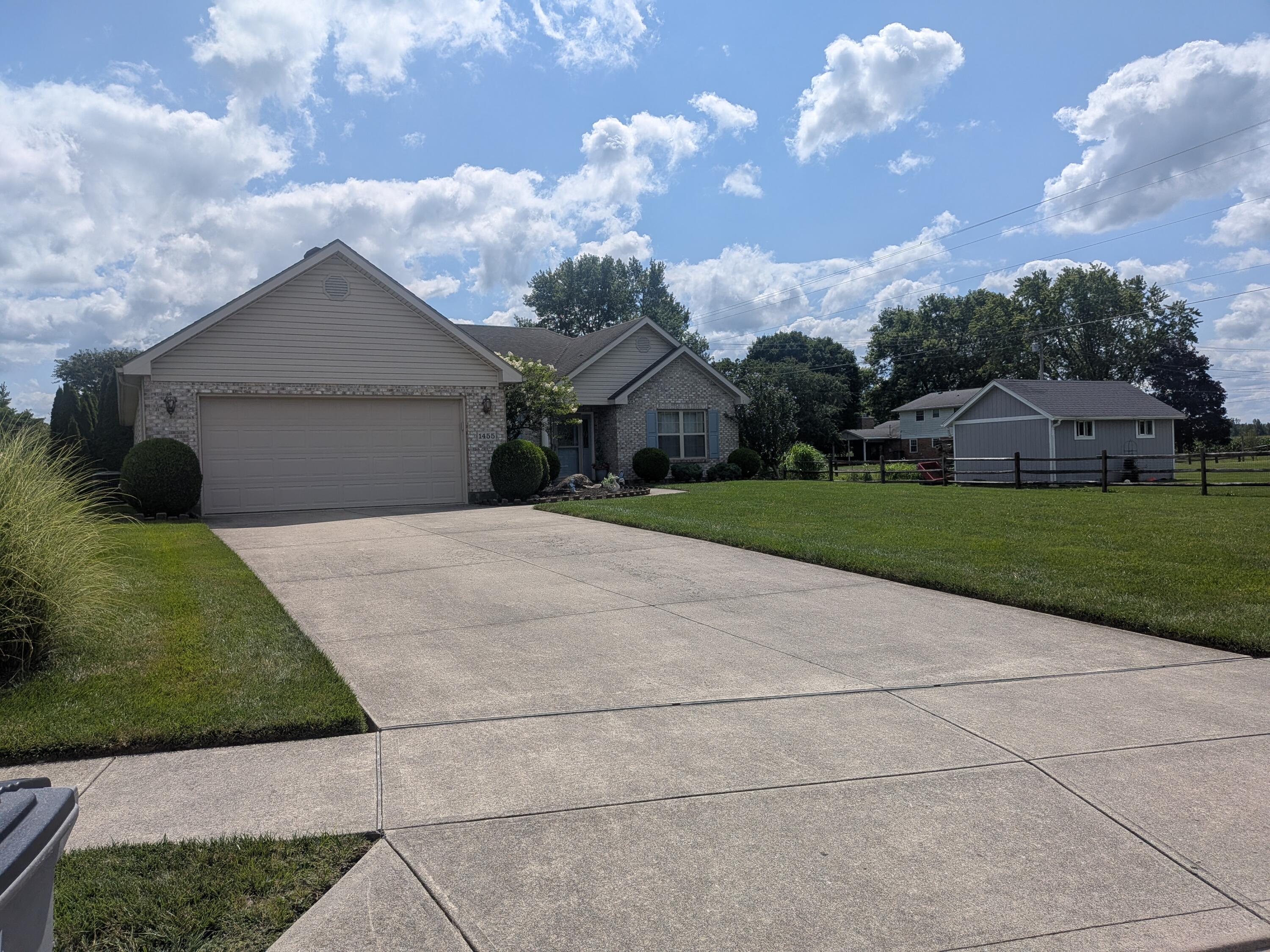 1455 Edinburgh, Troy, Ohio 45373