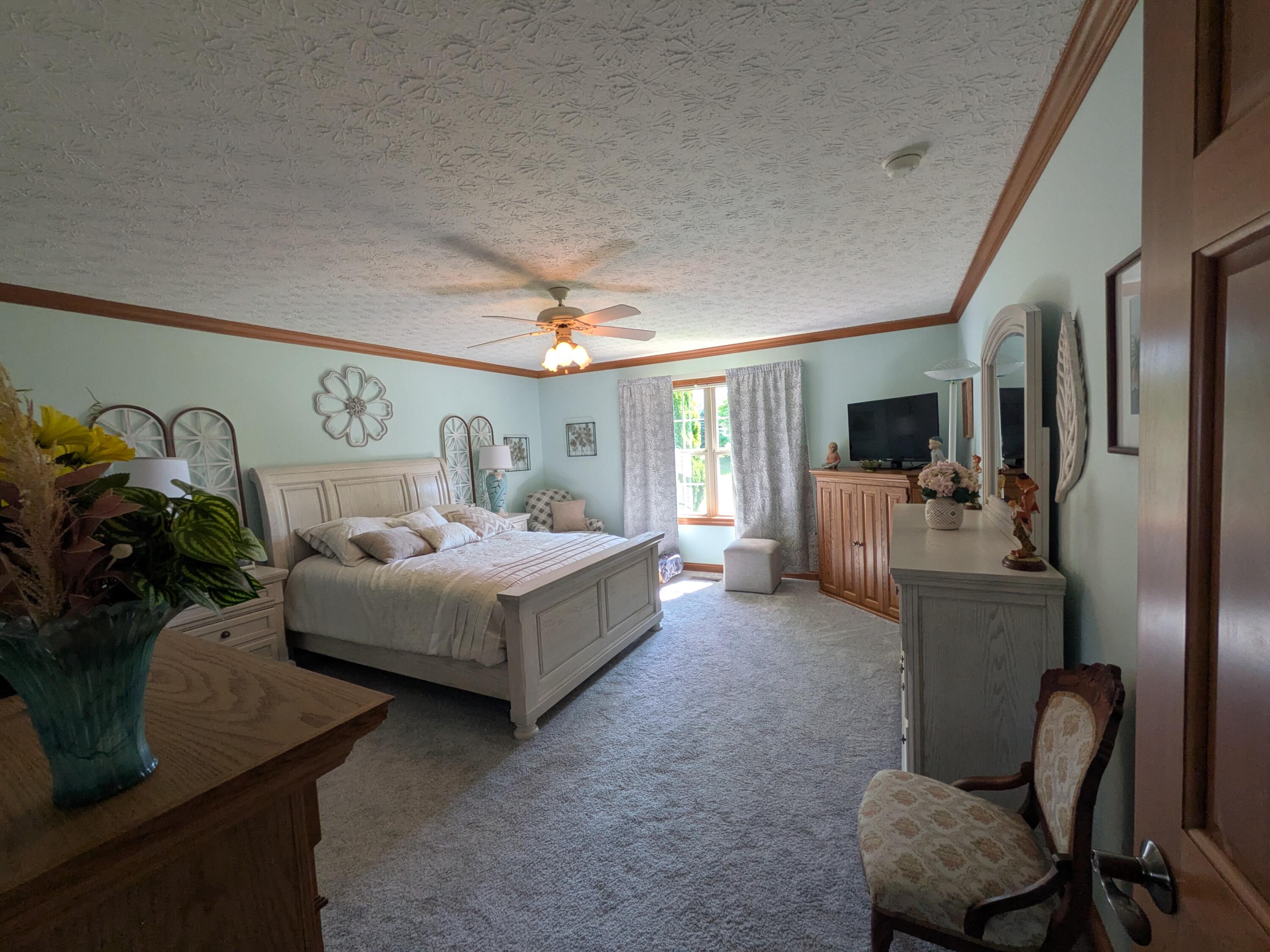 1455 Edinburgh, Troy, Ohio 45373
