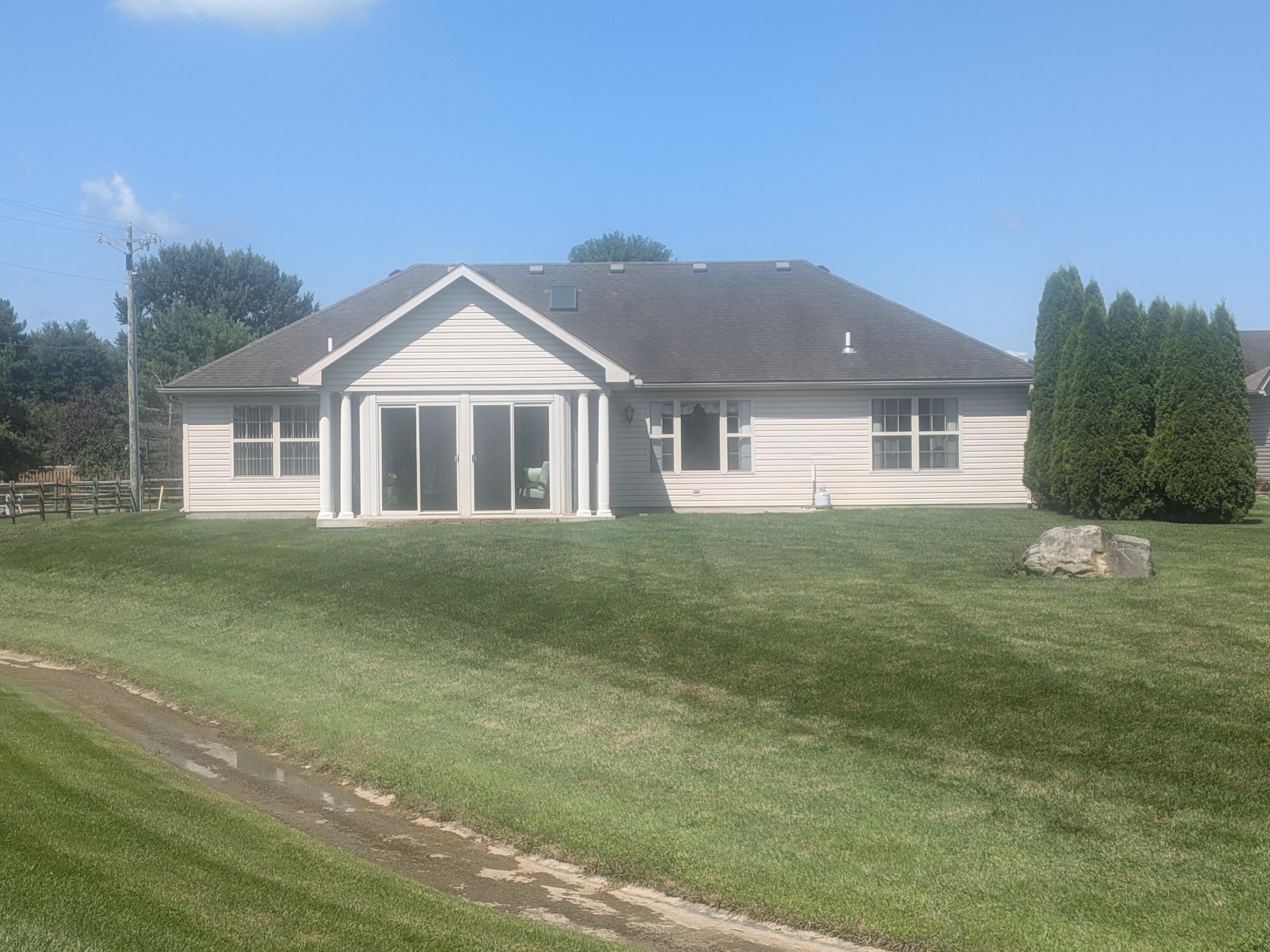 1455 Edinburgh, Troy, Ohio 45373