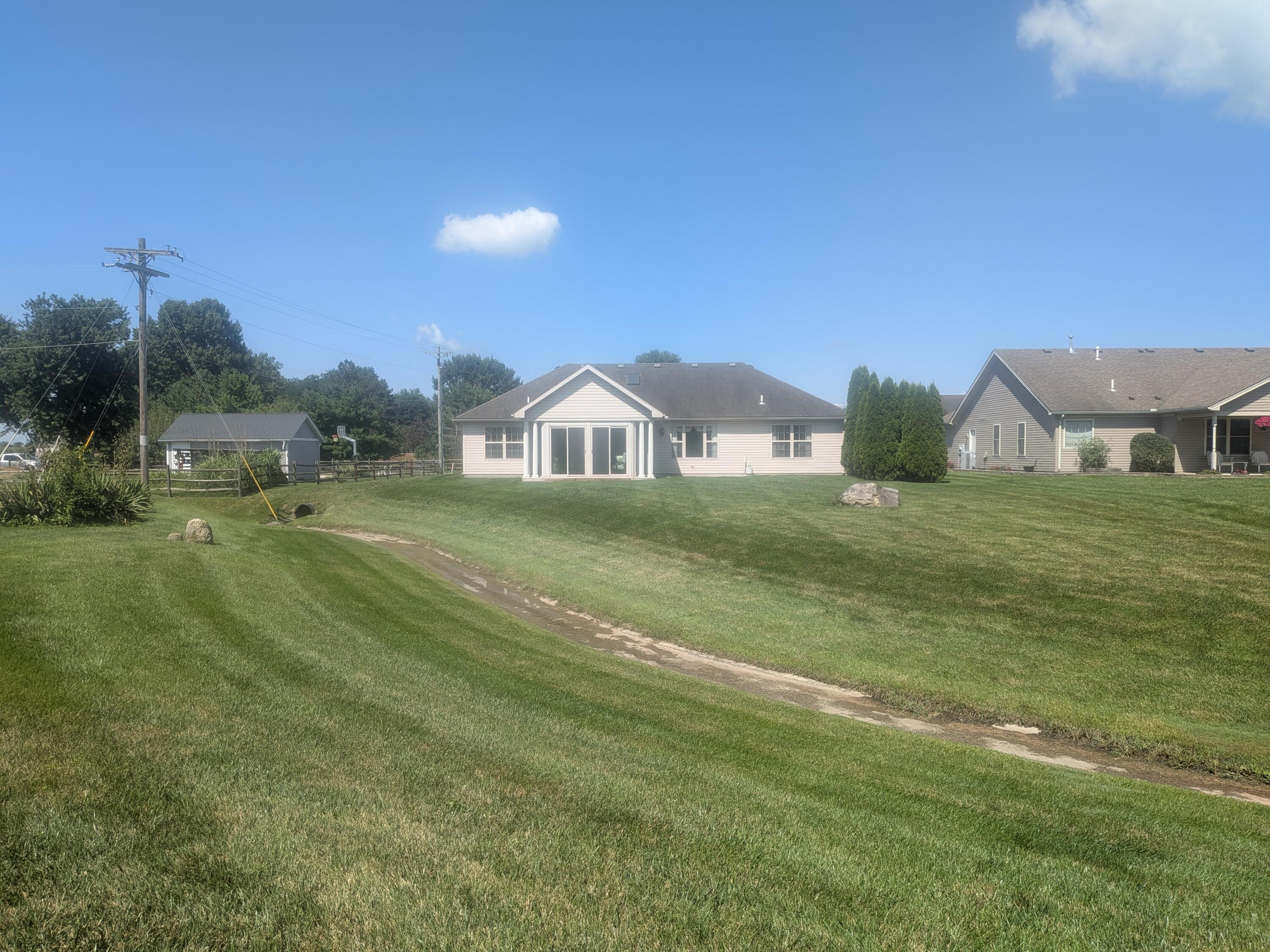 1455 Edinburgh, Troy, Ohio 45373