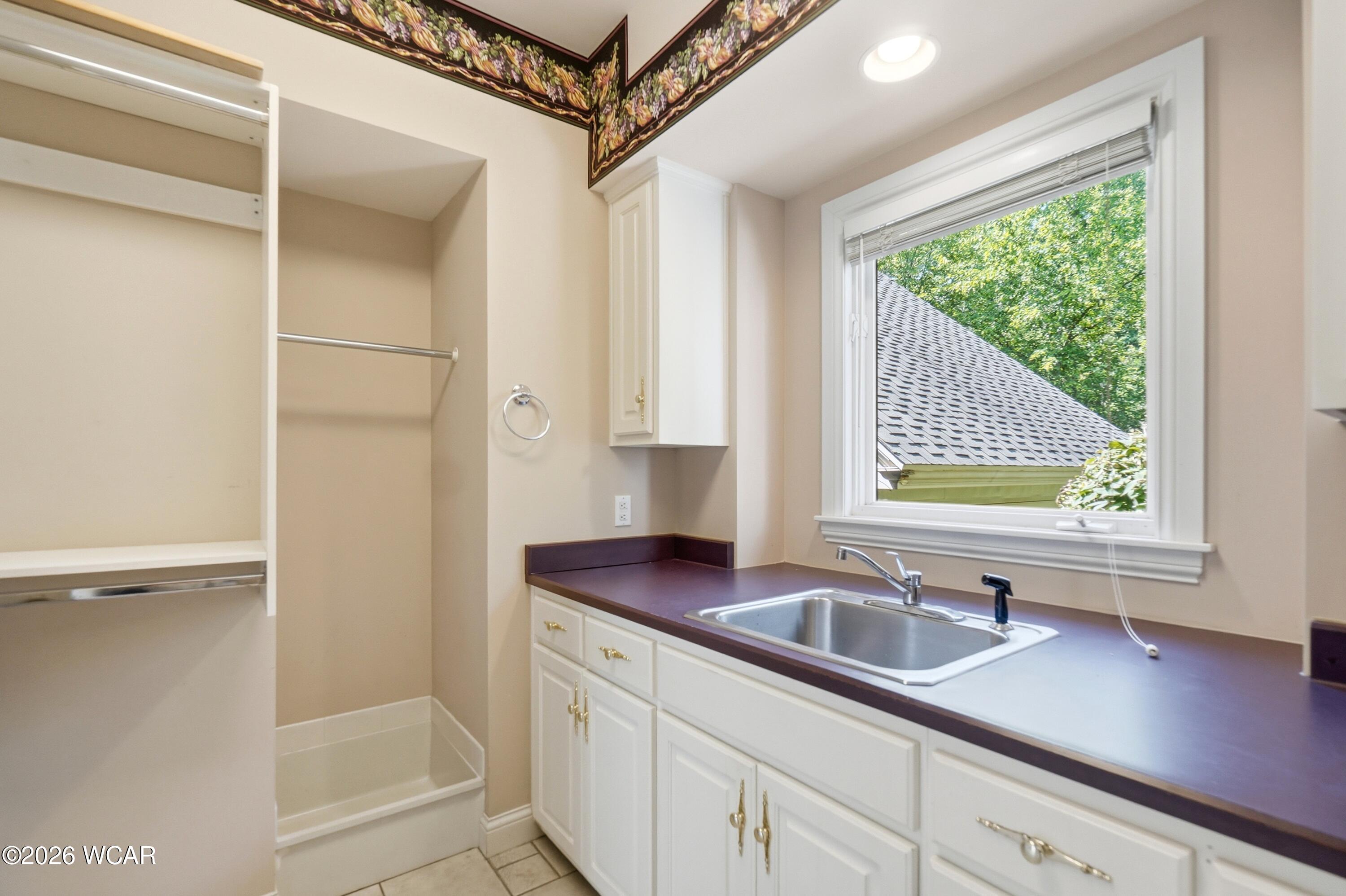 109 Hawthorne Drive, Lima, Ohio
