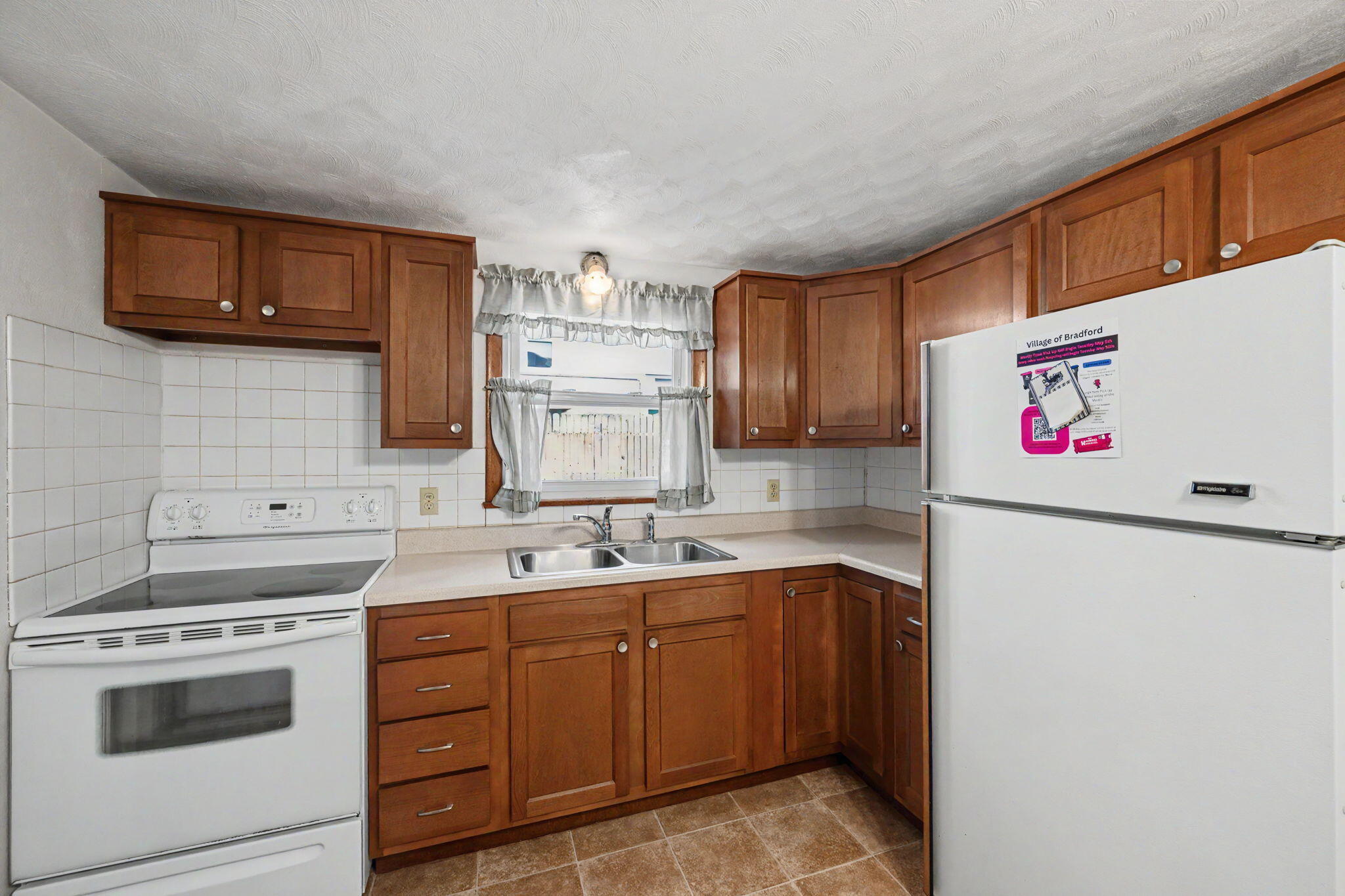 215 James, Bradford, Ohio 45308