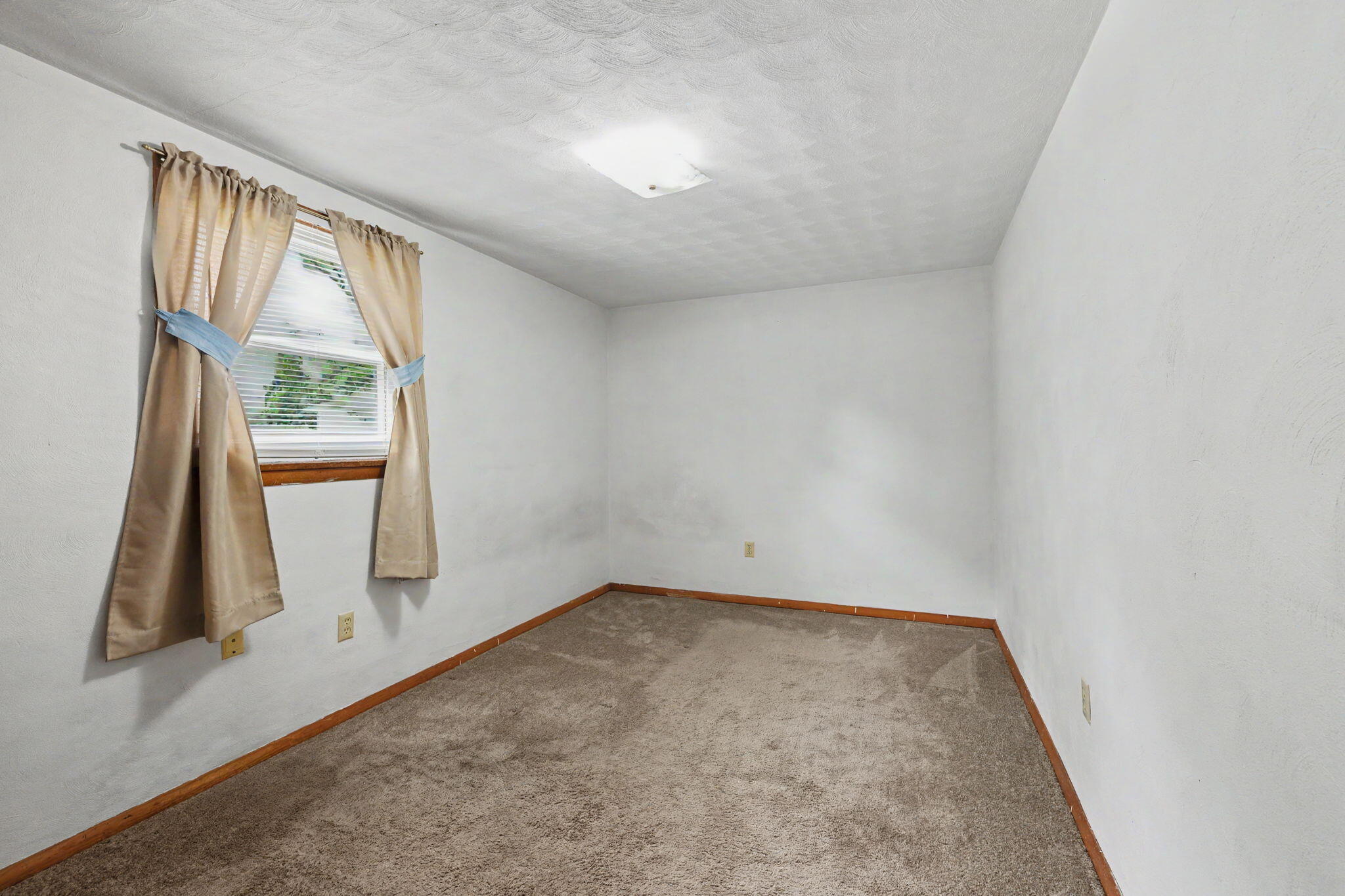 215 James, Bradford, Ohio 45308