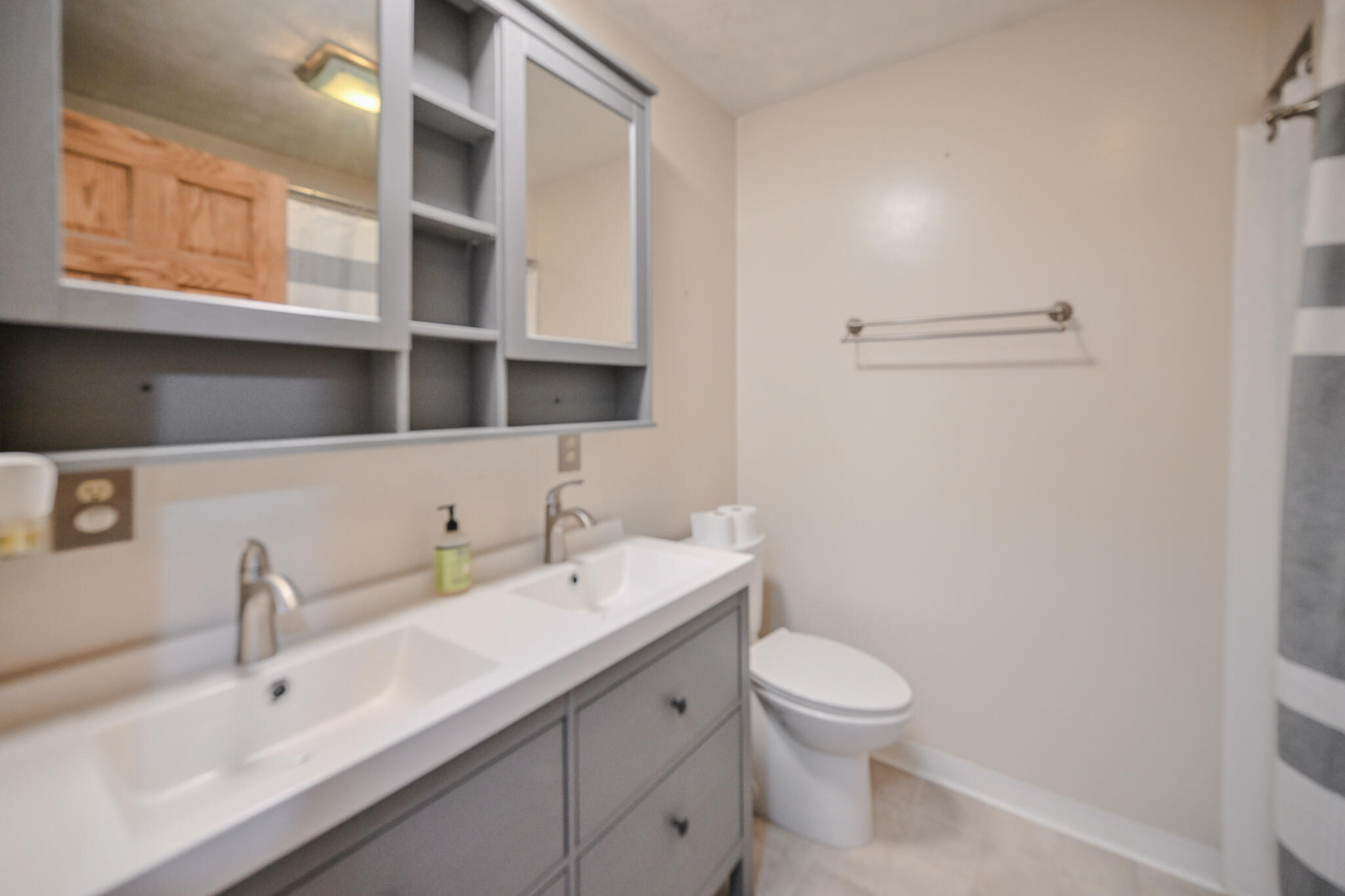 668 Suncrest, Springfield, Ohio 45503