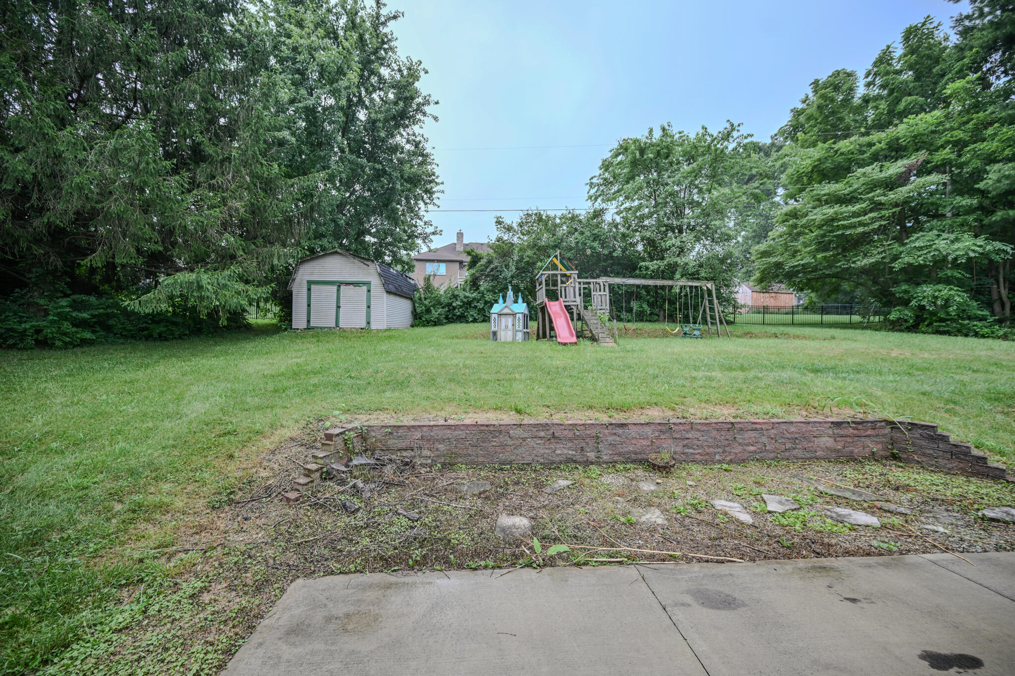 668 Suncrest, Springfield, Ohio 45503