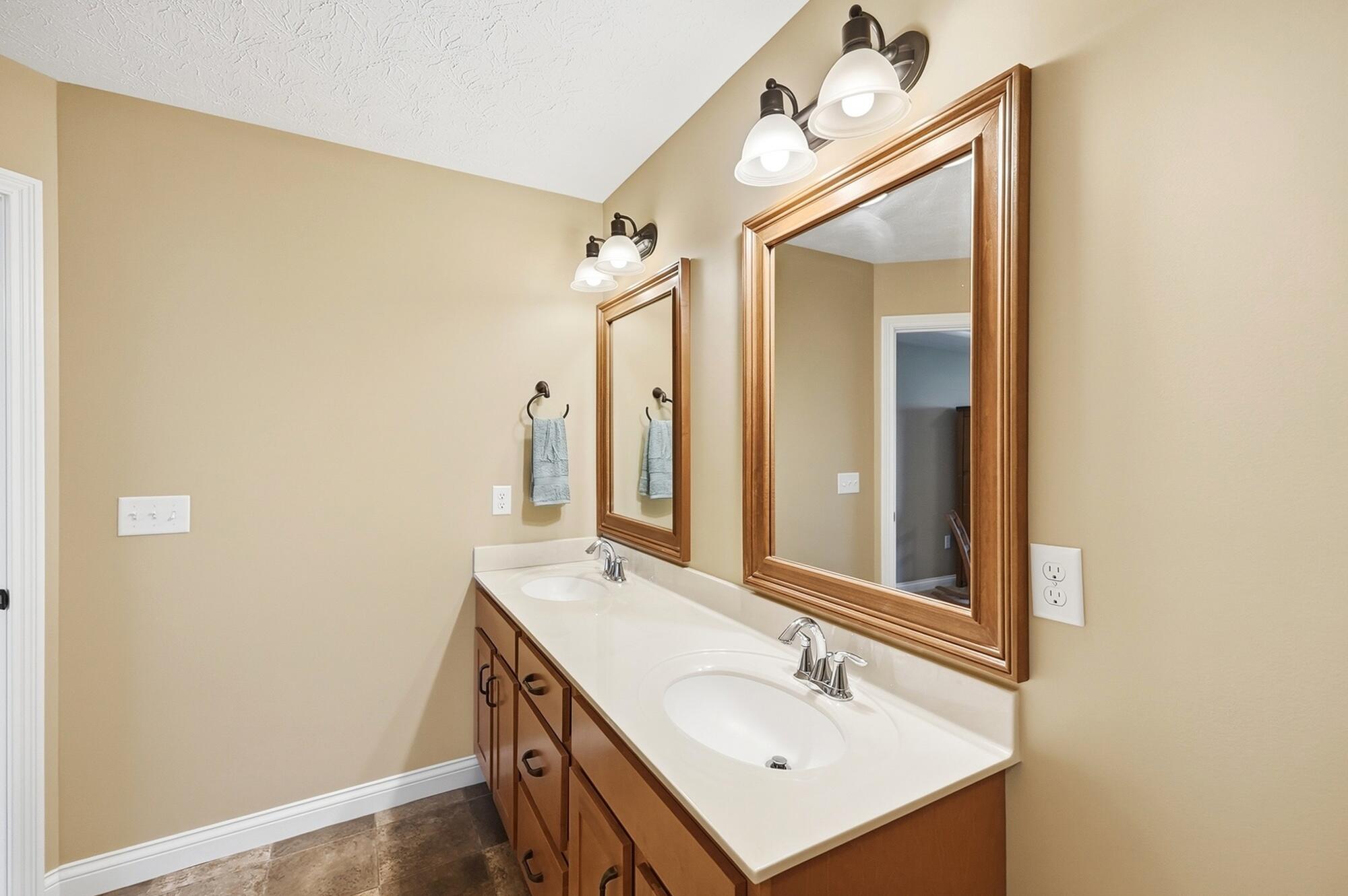 2655 Shady Tree, Troy, Ohio 45373