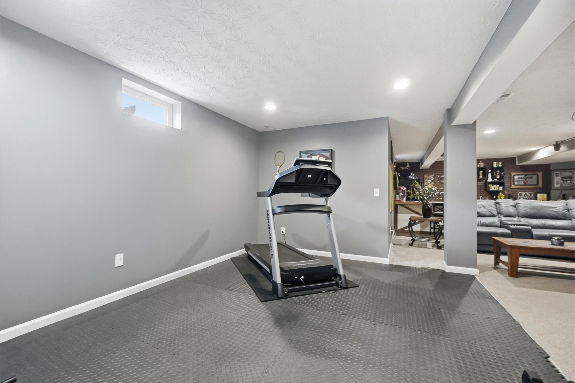 3302 Heatherstone, Troy, Ohio 45373