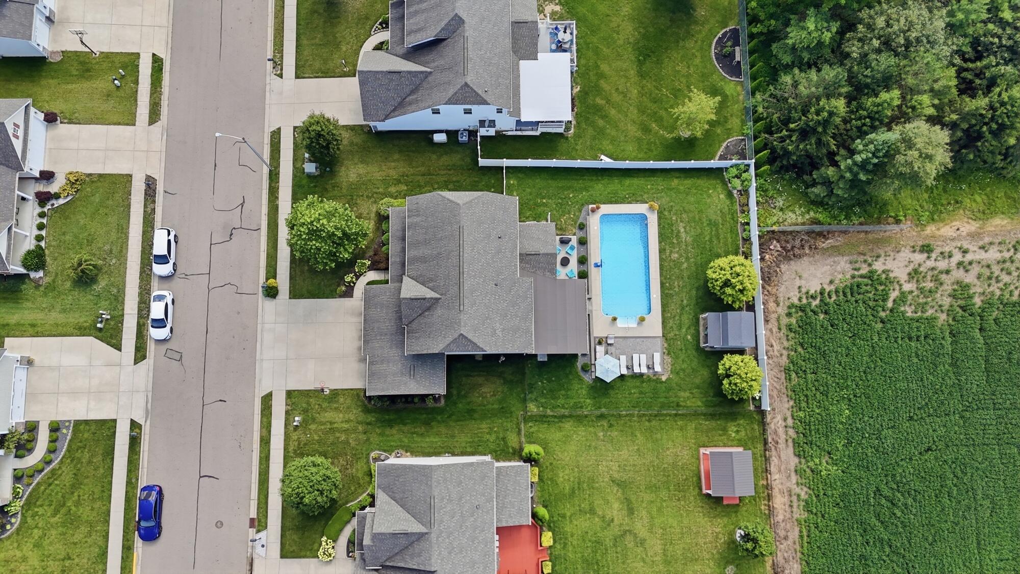 3302 Heatherstone, Troy, Ohio 45373