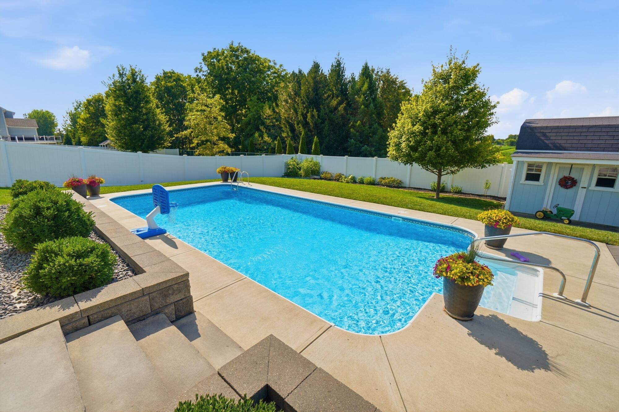 3302 Heatherstone, Troy, Ohio 45373
