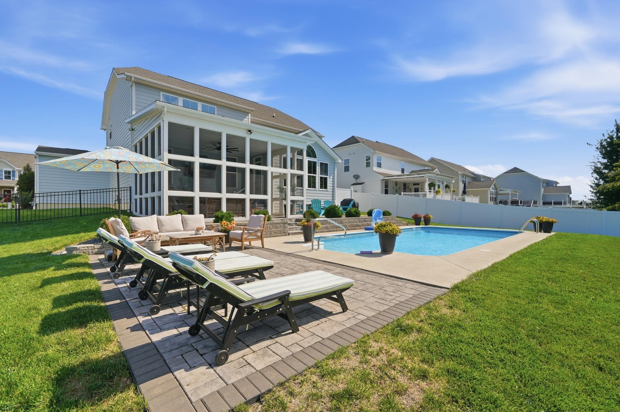3302 Heatherstone, Troy, Ohio 45373