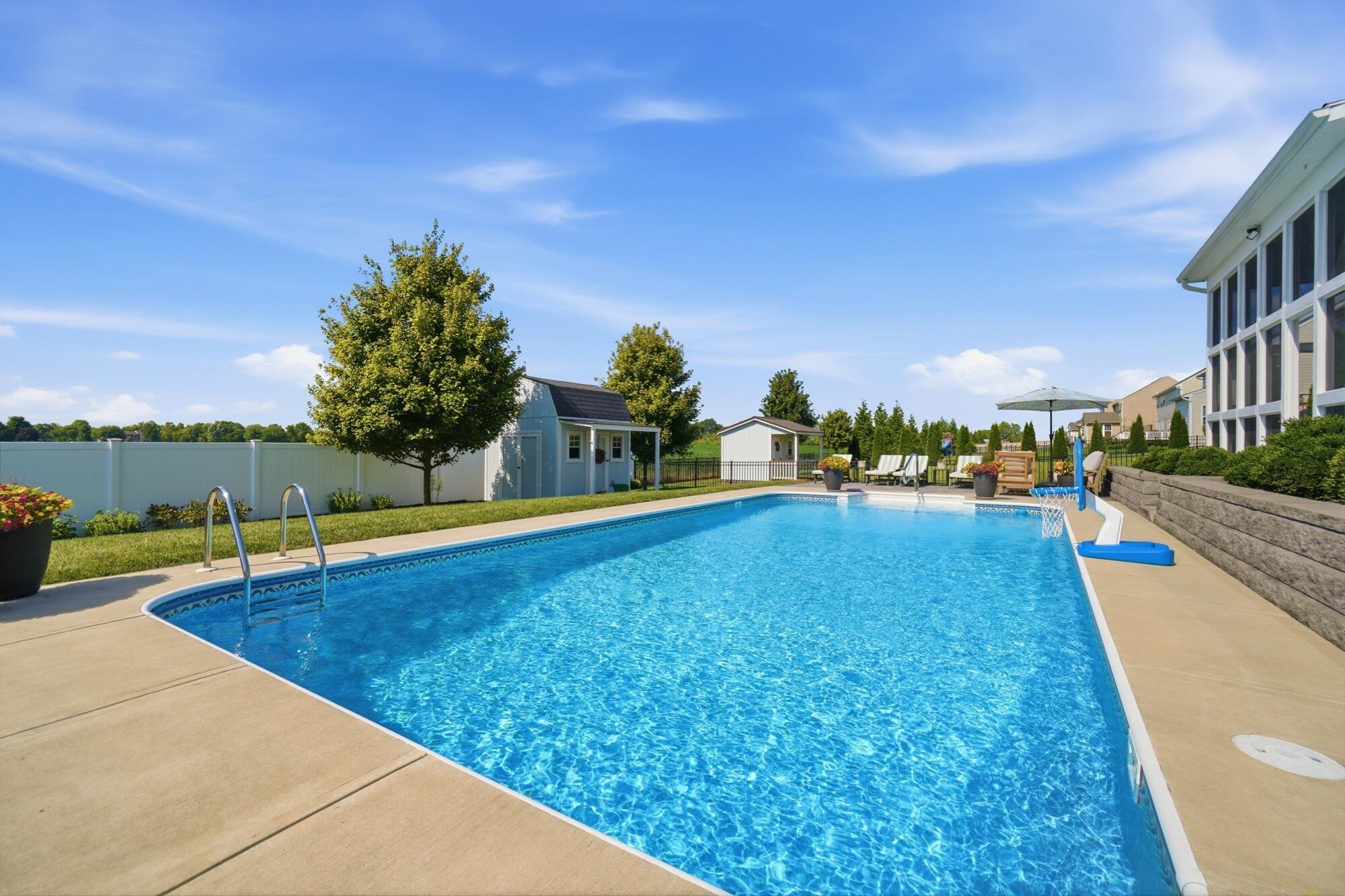 3302 Heatherstone, Troy, Ohio 45373