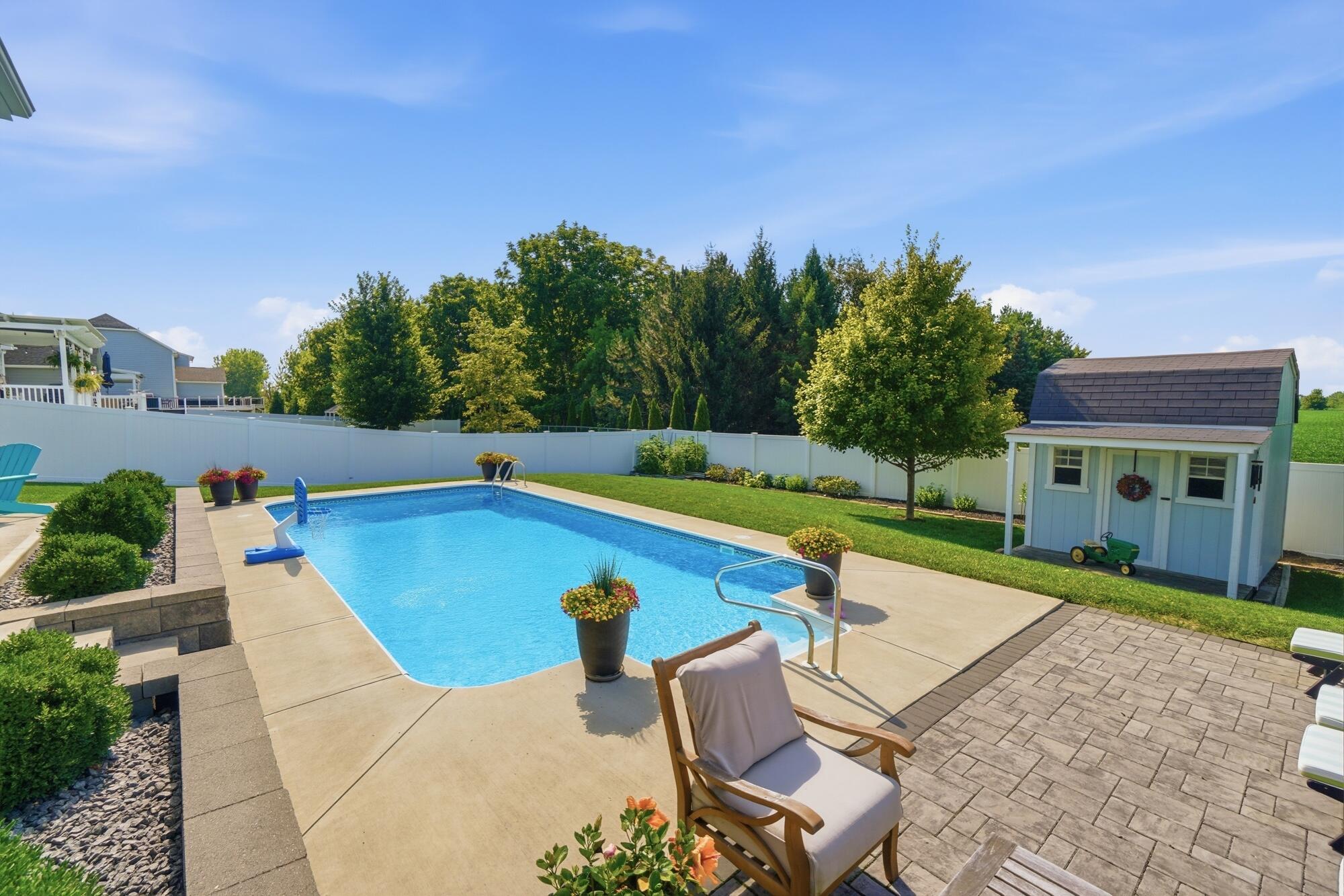 3302 Heatherstone, Troy, Ohio 45373