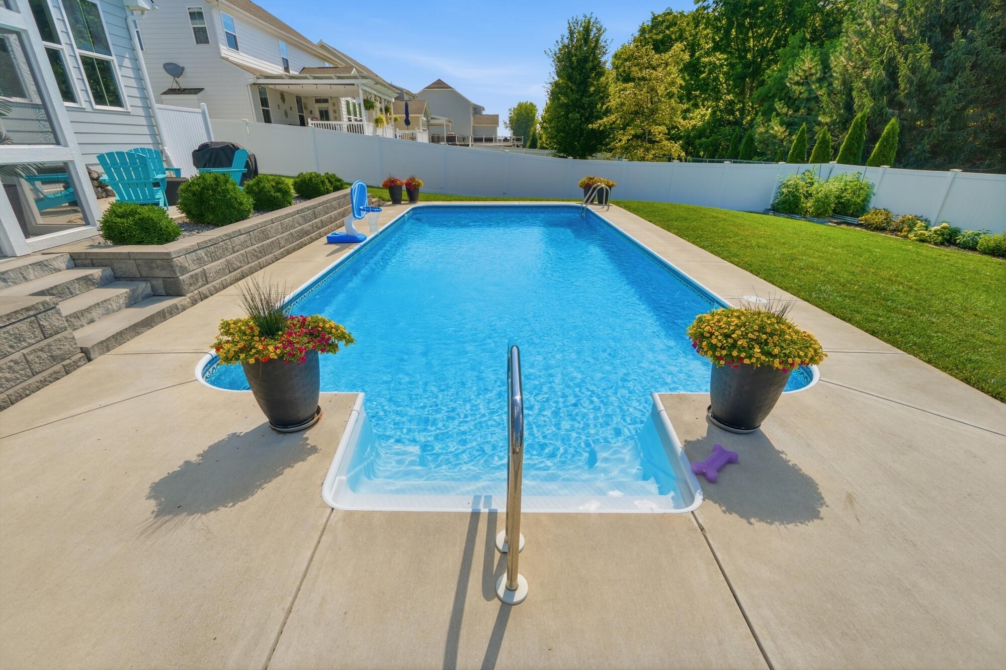 3302 Heatherstone, Troy, Ohio 45373