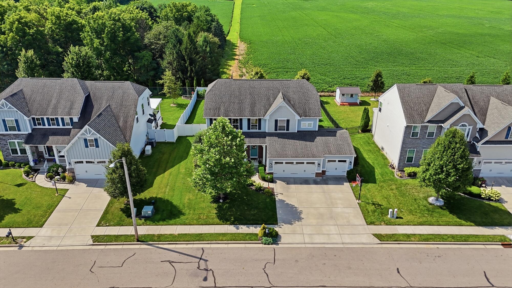 3302 Heatherstone, Troy, Ohio 45373
