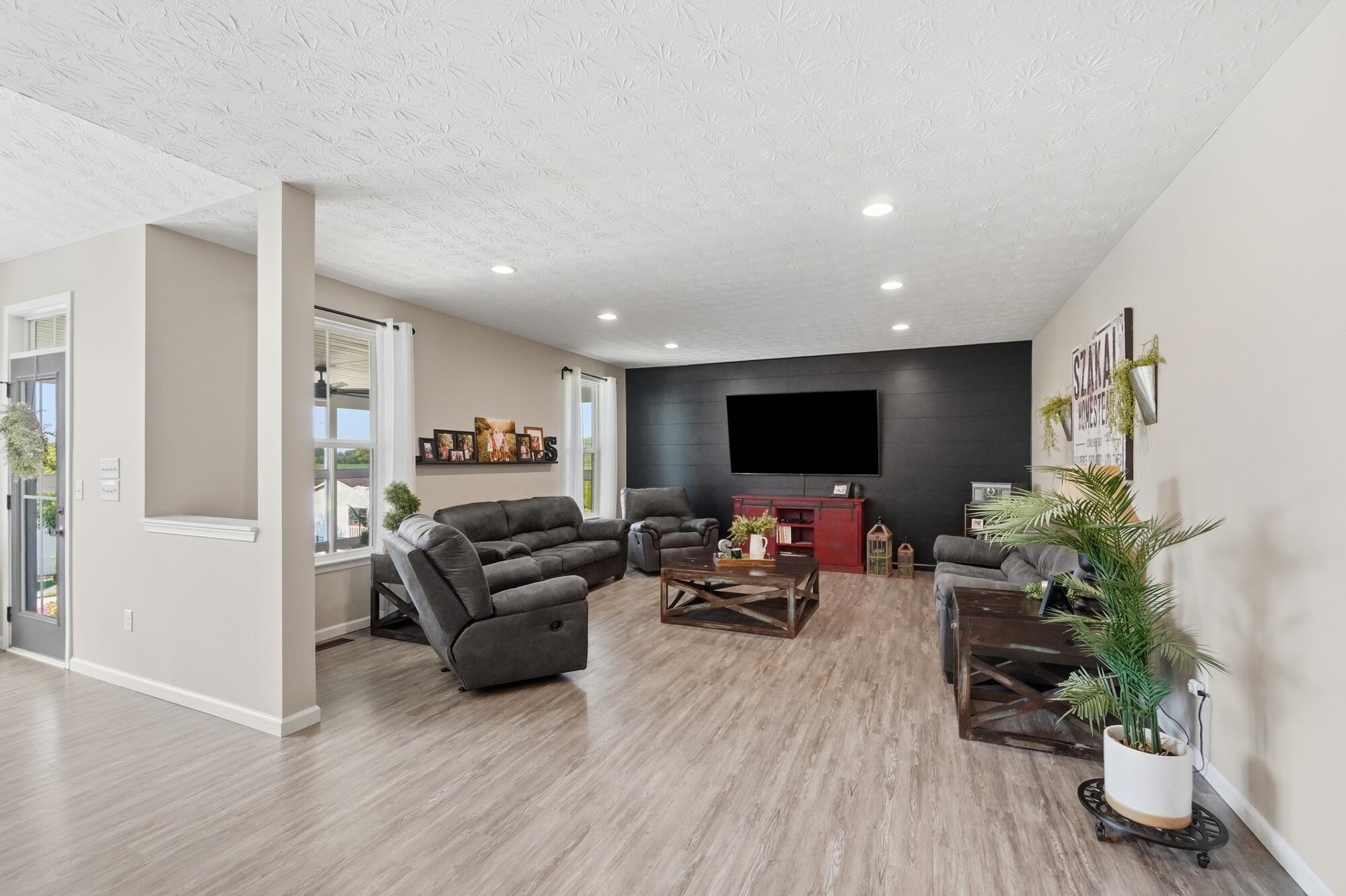 3302 Heatherstone, Troy, Ohio 45373