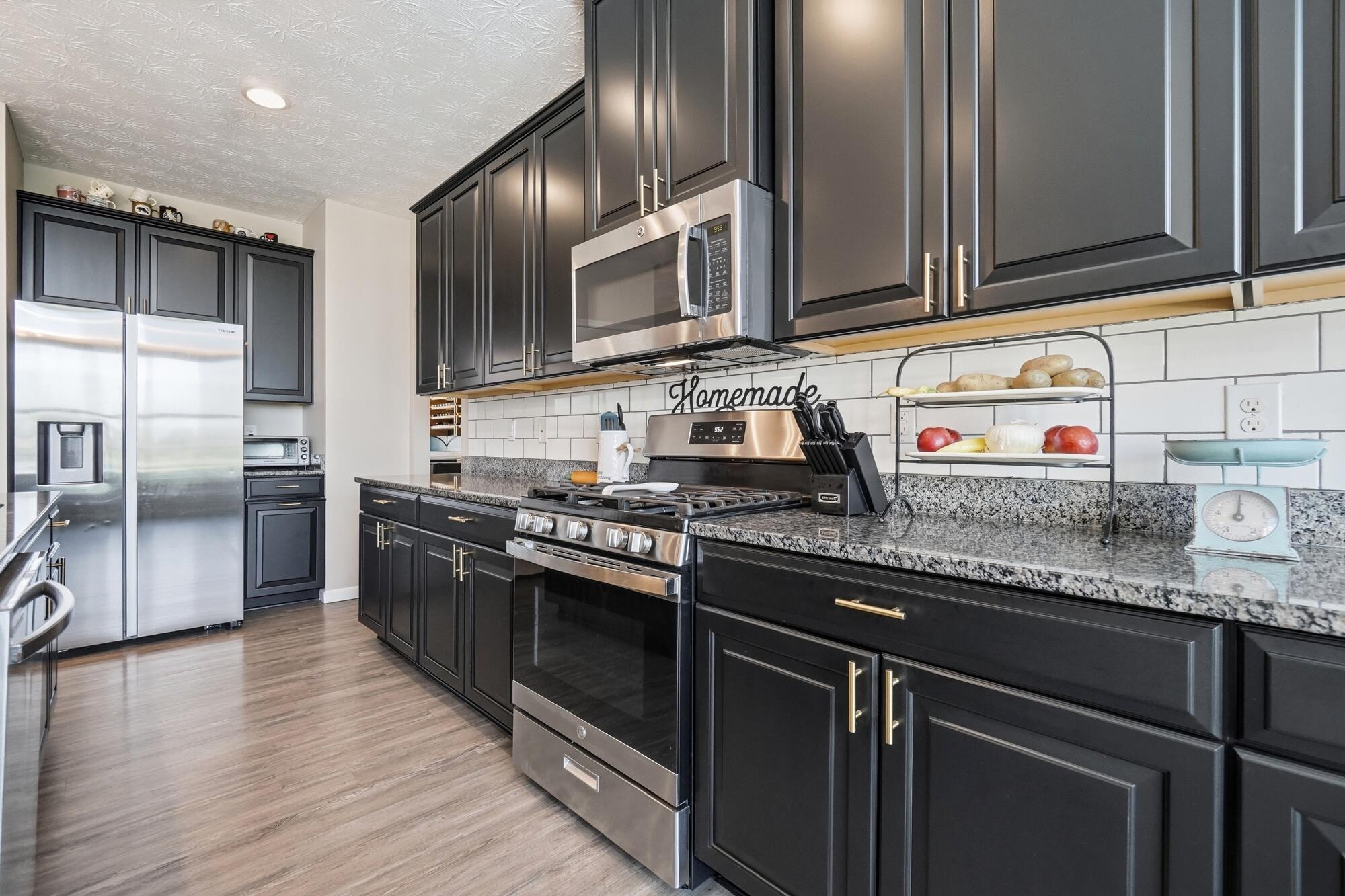 3302 Heatherstone, Troy, Ohio 45373