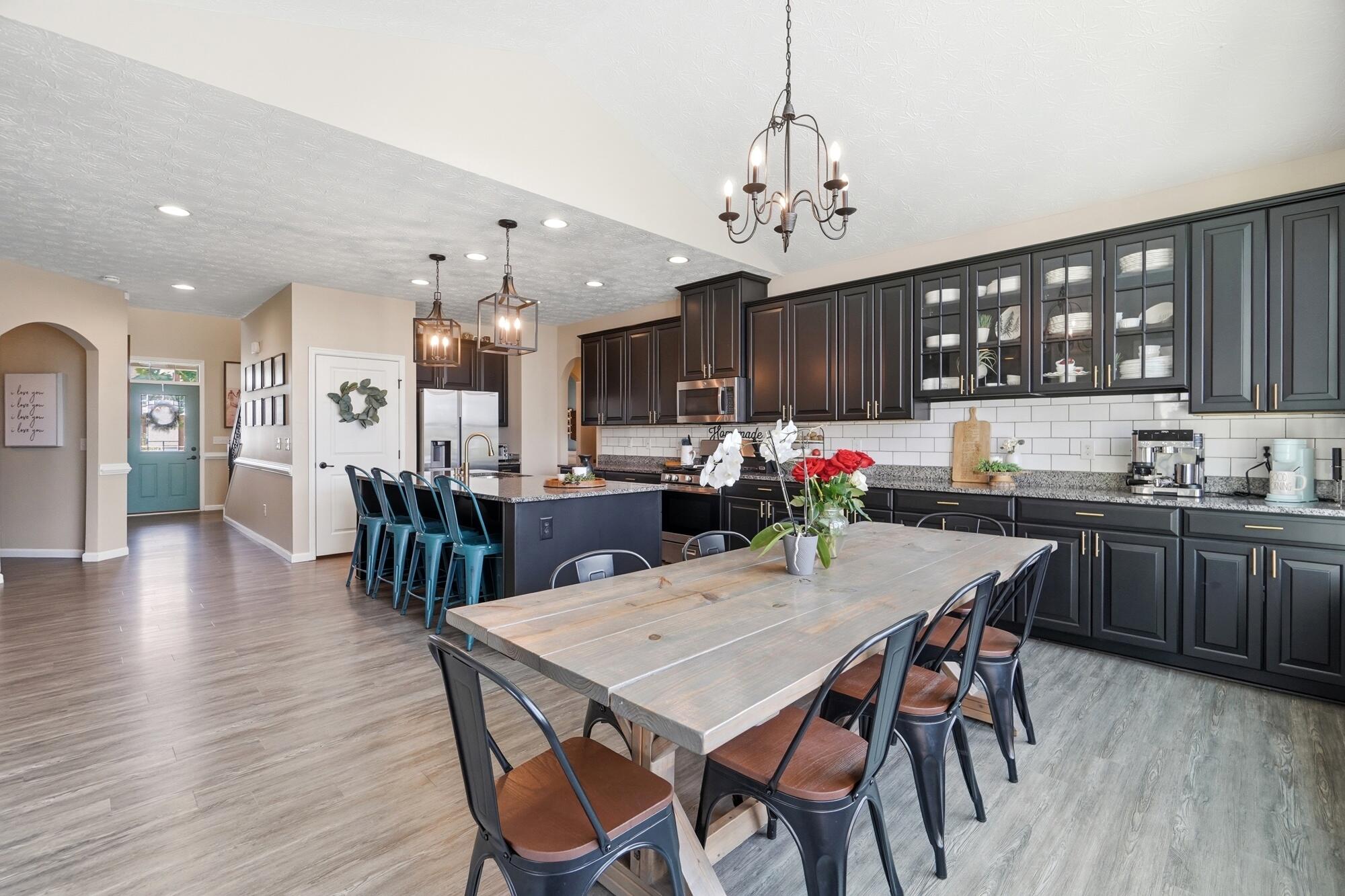 3302 Heatherstone, Troy, Ohio 45373
