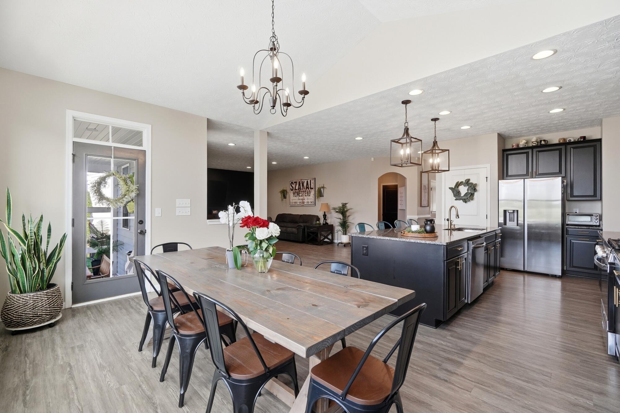 3302 Heatherstone, Troy, Ohio 45373