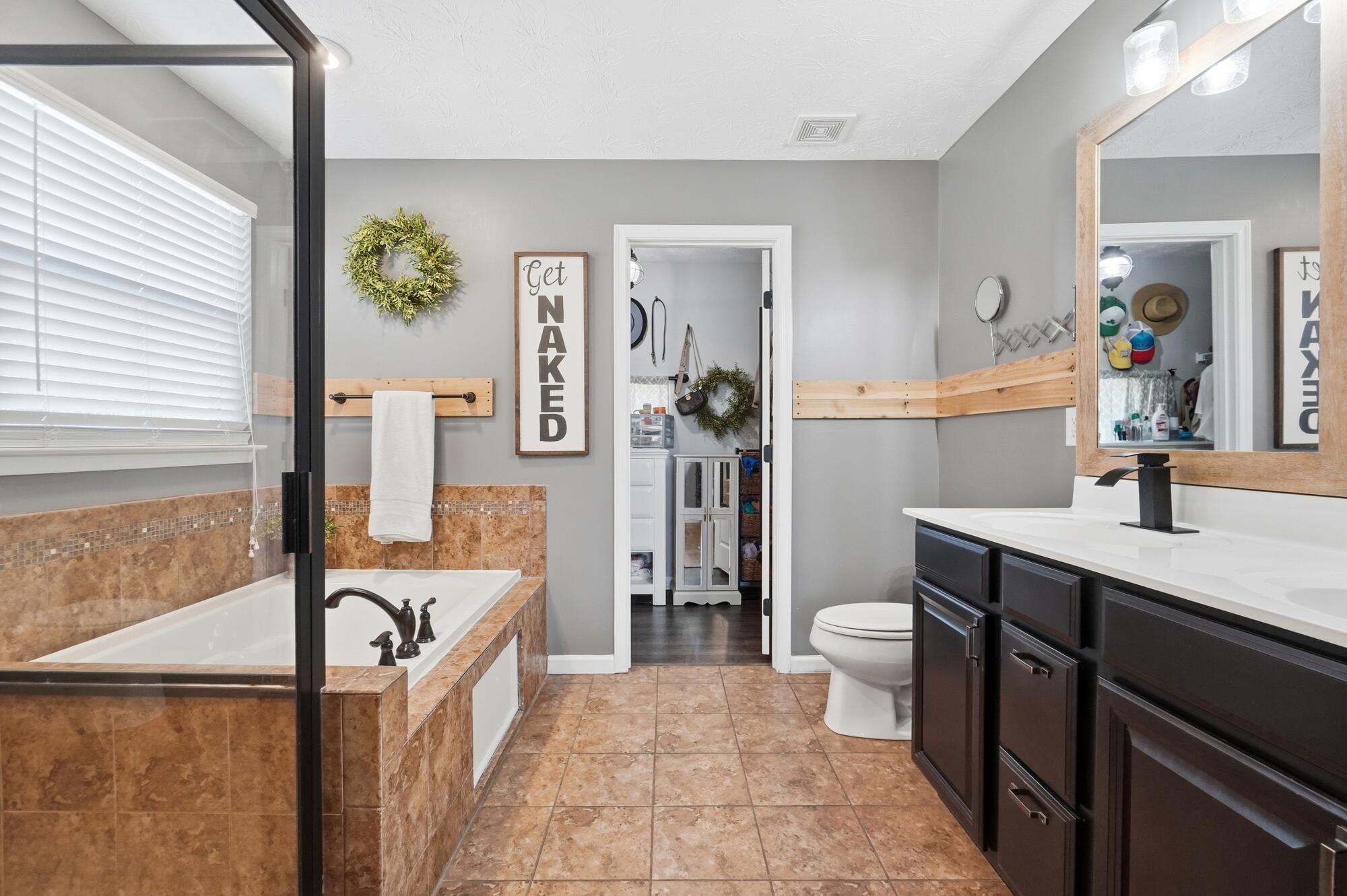 3302 Heatherstone, Troy, Ohio 45373
