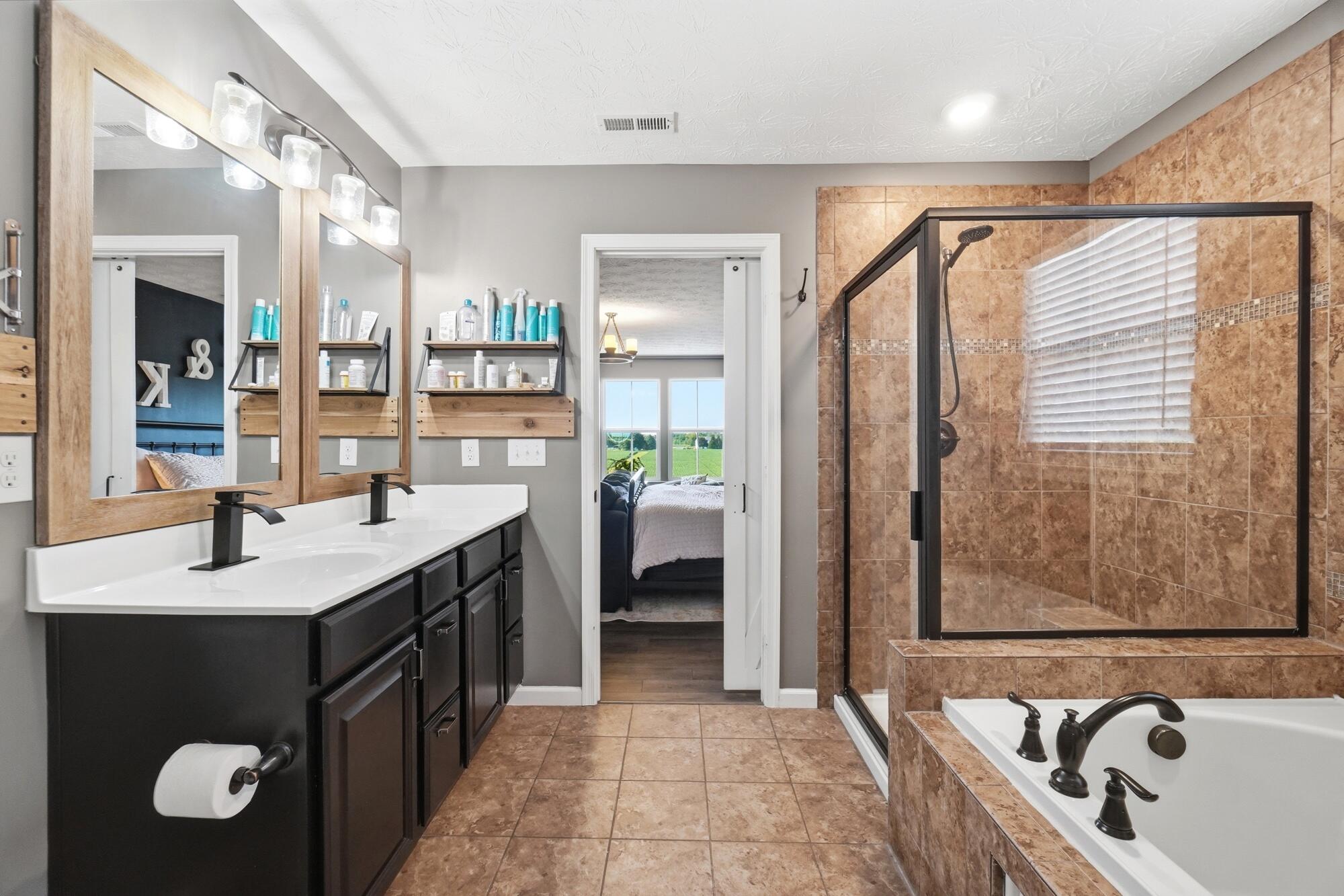 3302 Heatherstone, Troy, Ohio 45373