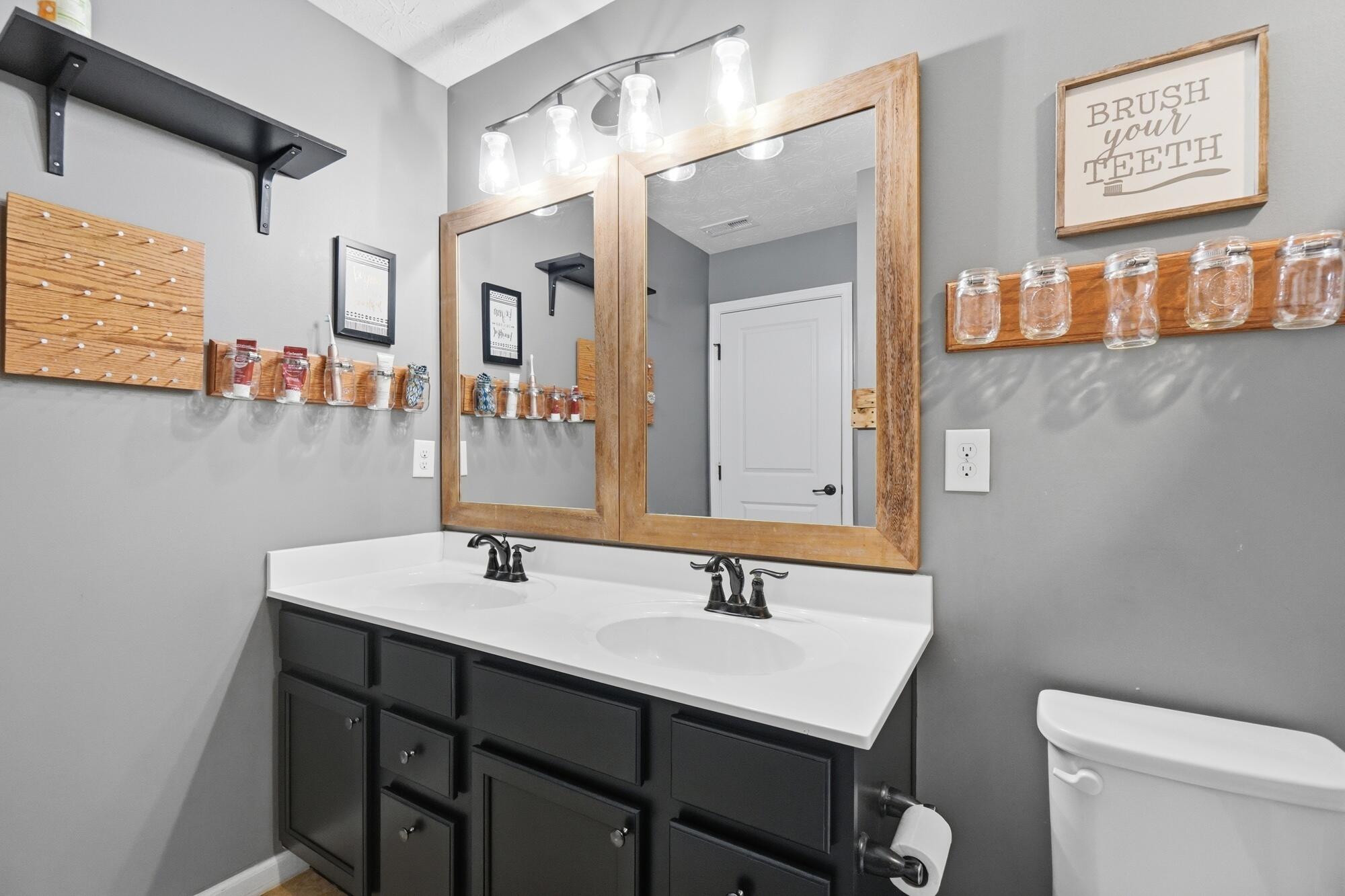 3302 Heatherstone, Troy, Ohio 45373