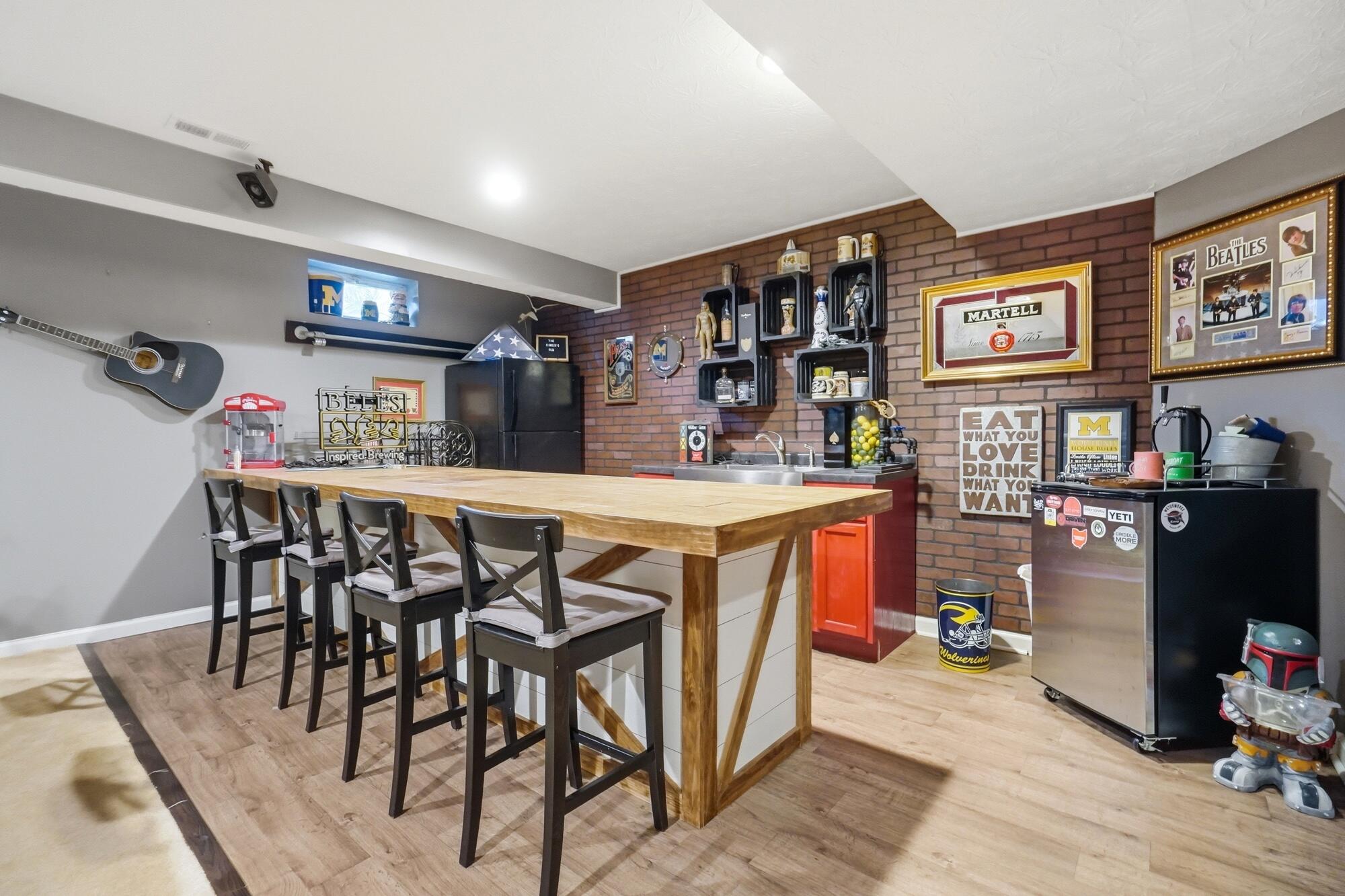 3302 Heatherstone, Troy, Ohio 45373