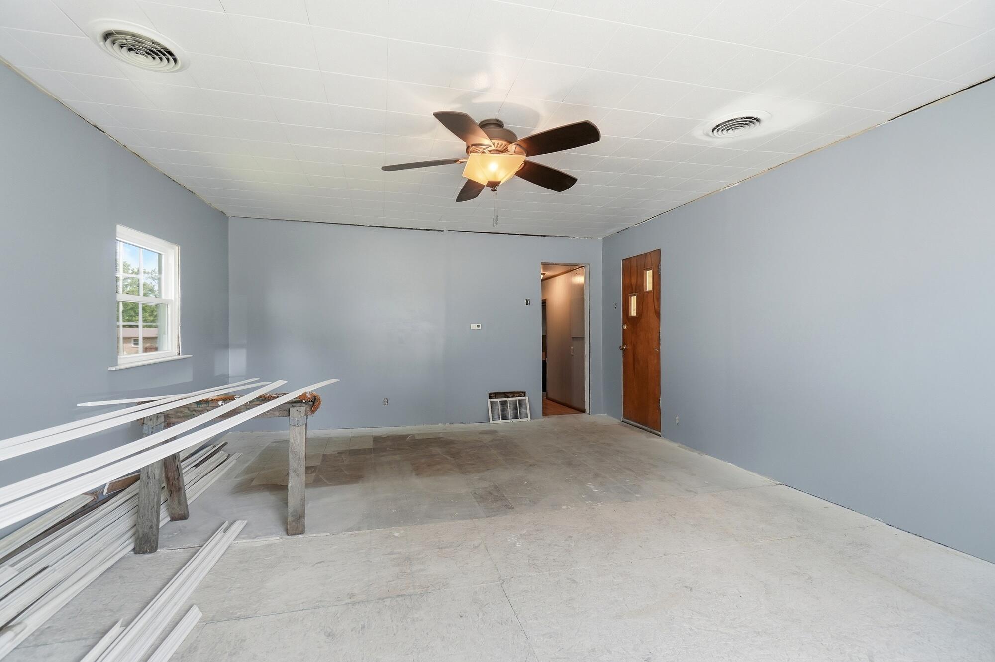 140 Keller, Bradford, Ohio 45308