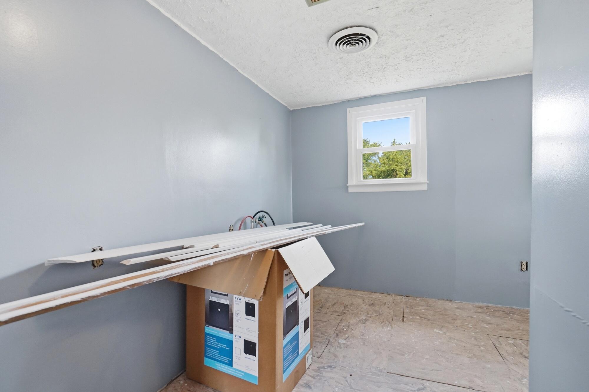 140 Keller, Bradford, Ohio 45308