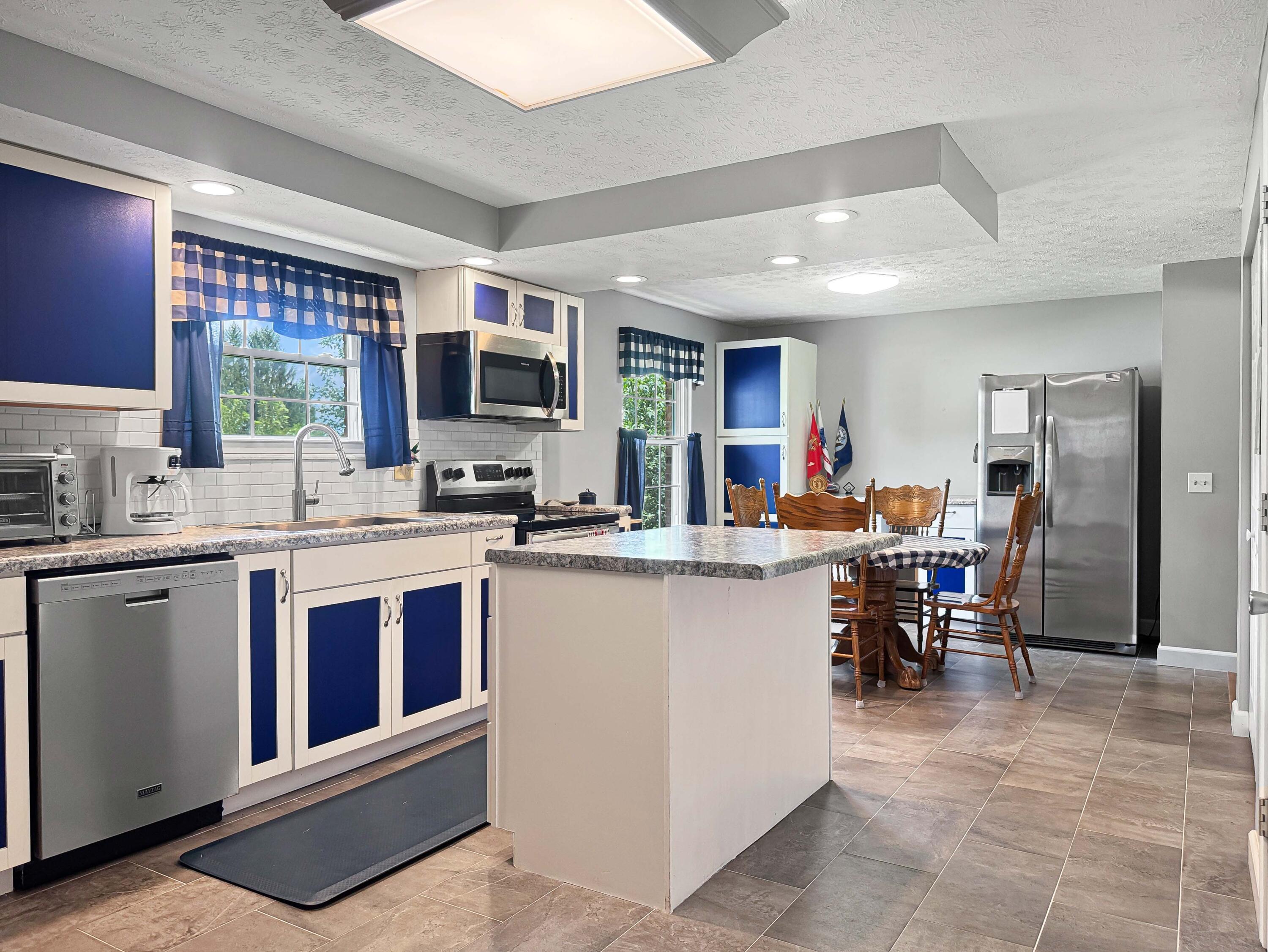 4049 Walnut Grove, Urbana, Ohio 43078