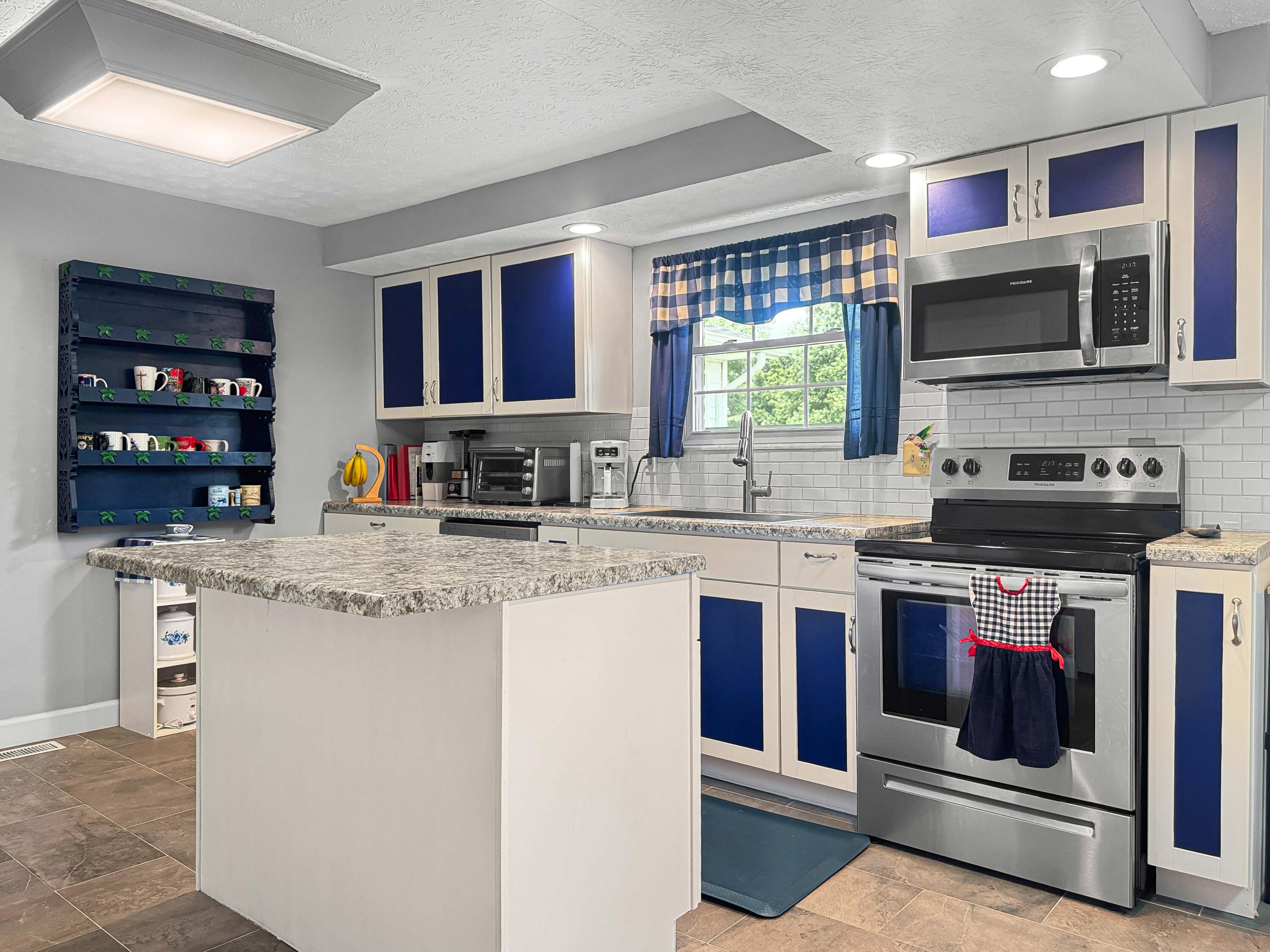 4049 Walnut Grove, Urbana, Ohio 43078