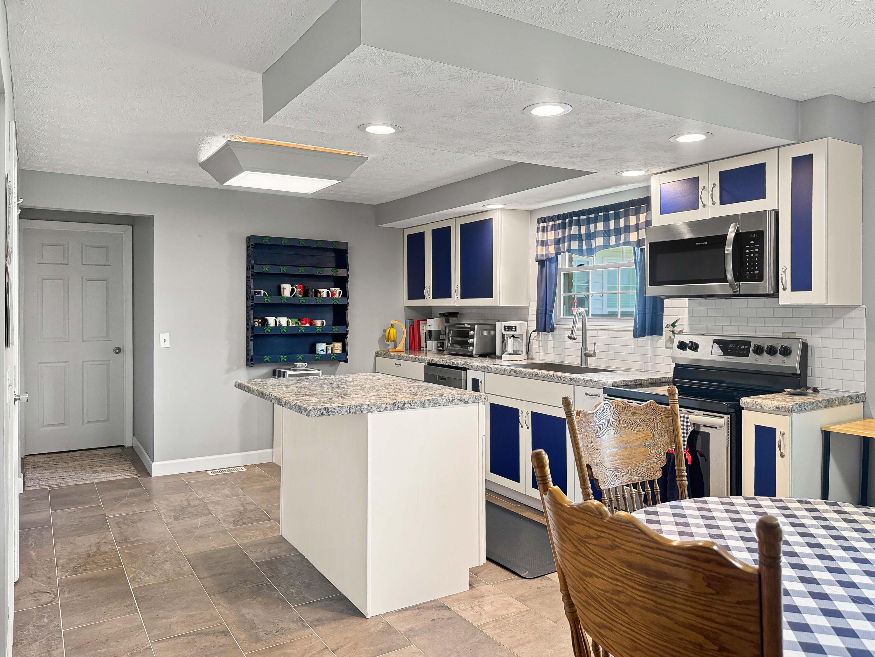 4049 Walnut Grove, Urbana, Ohio 43078