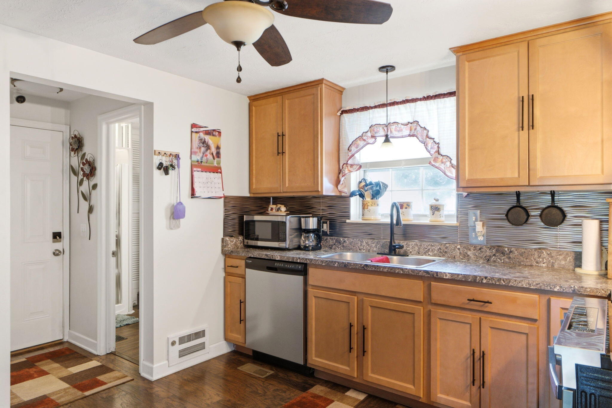 5258 County Line, Springfield, Ohio 45502
