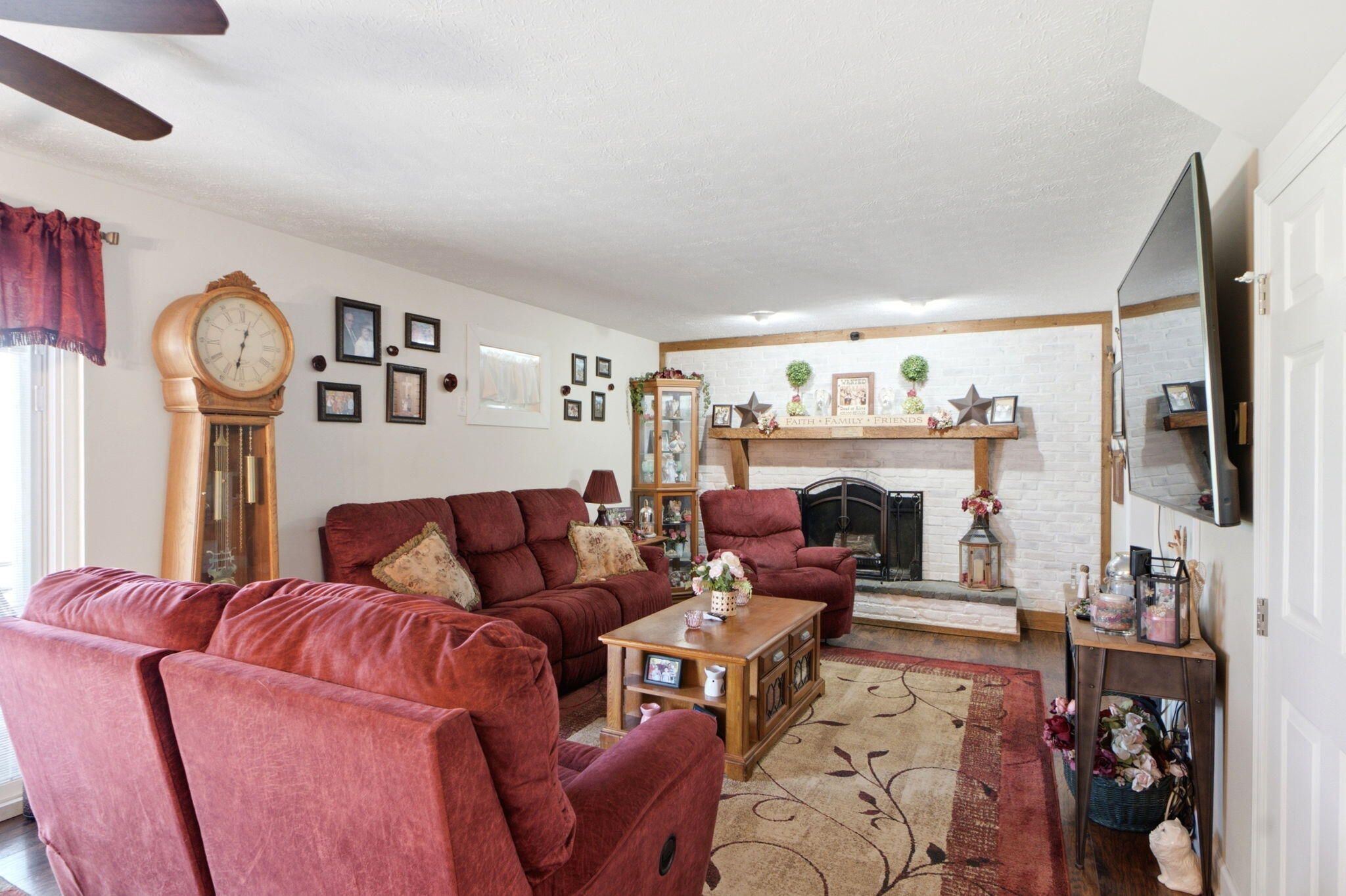 5258 County Line, Springfield, Ohio 45502