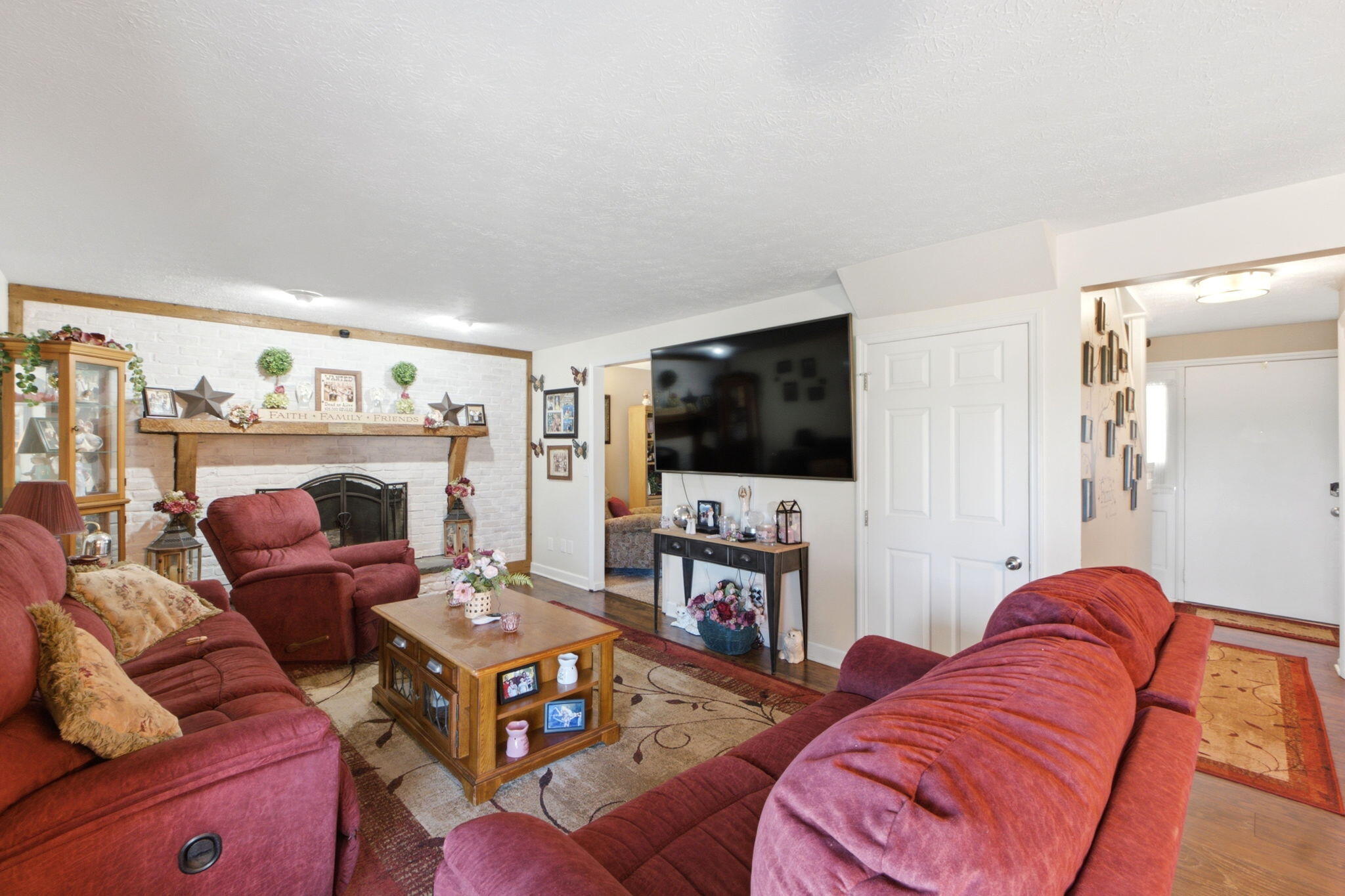 5258 County Line, Springfield, Ohio 45502