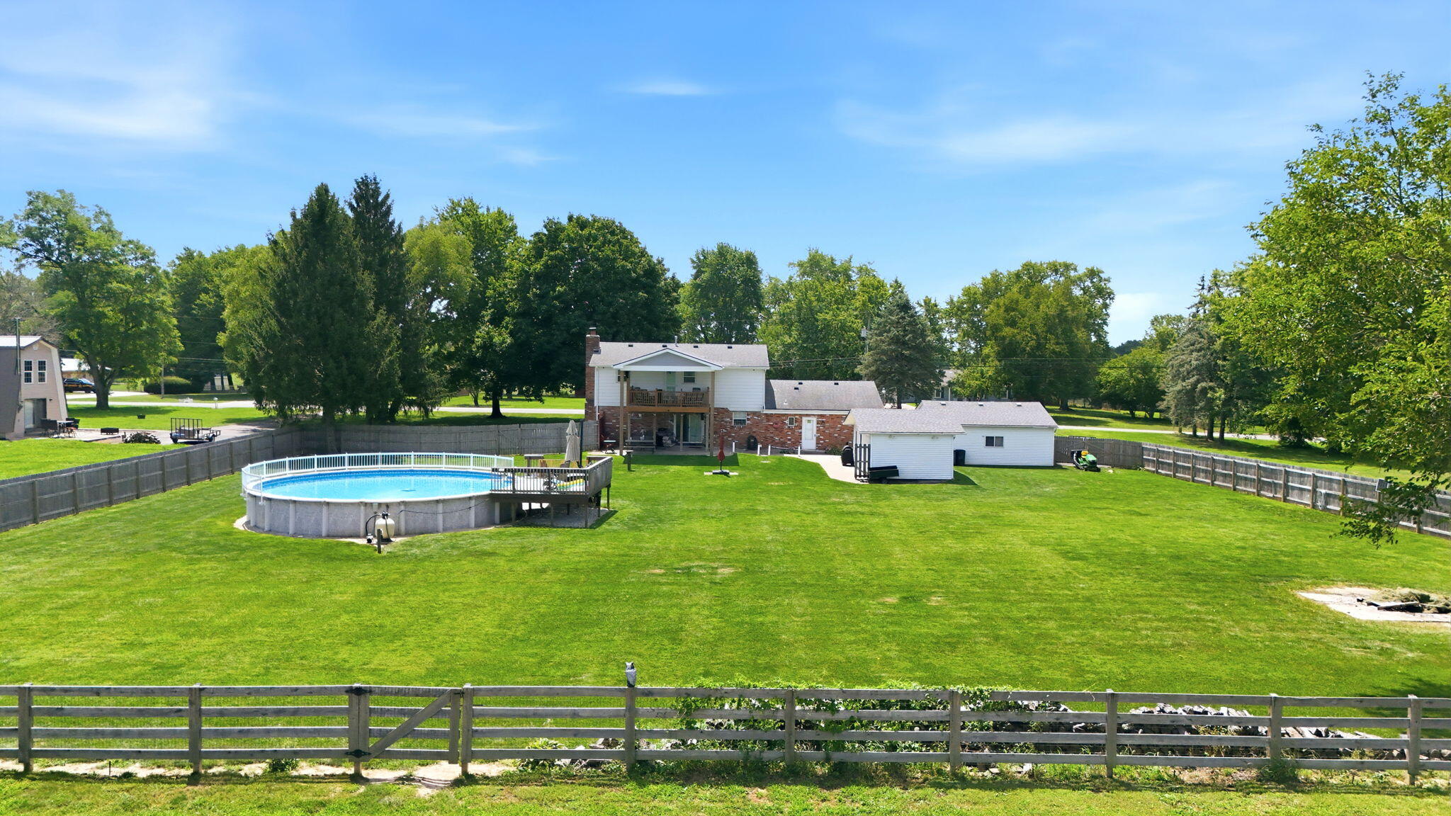 5258 County Line, Springfield, Ohio 45502