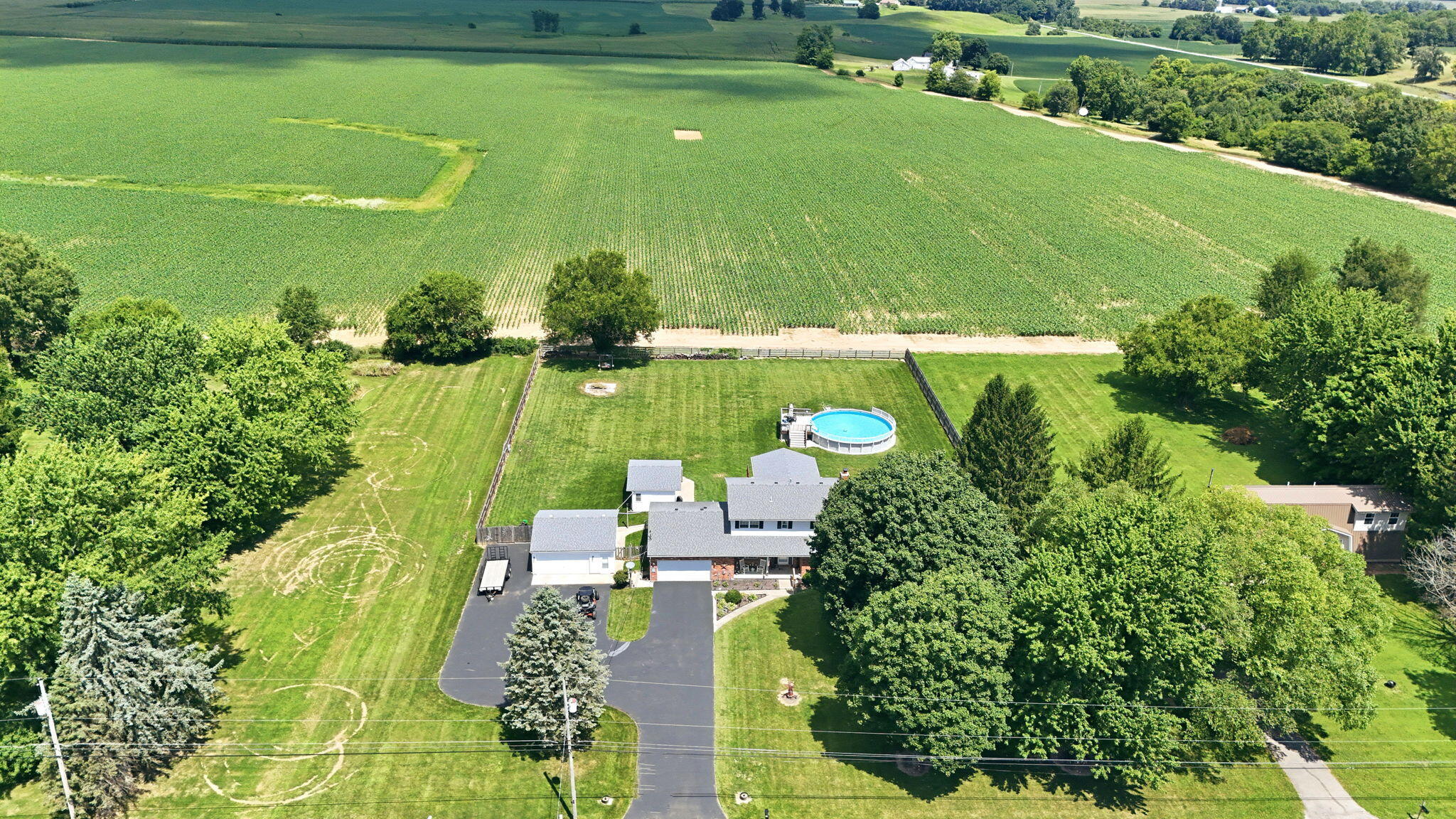 5258 County Line, Springfield, Ohio 45502