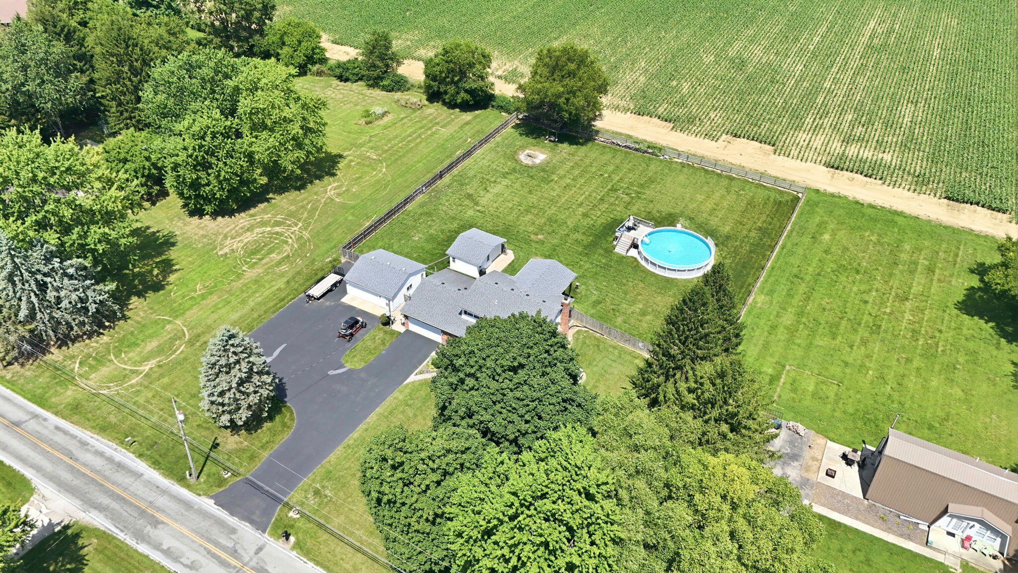 5258 County Line, Springfield, Ohio 45502