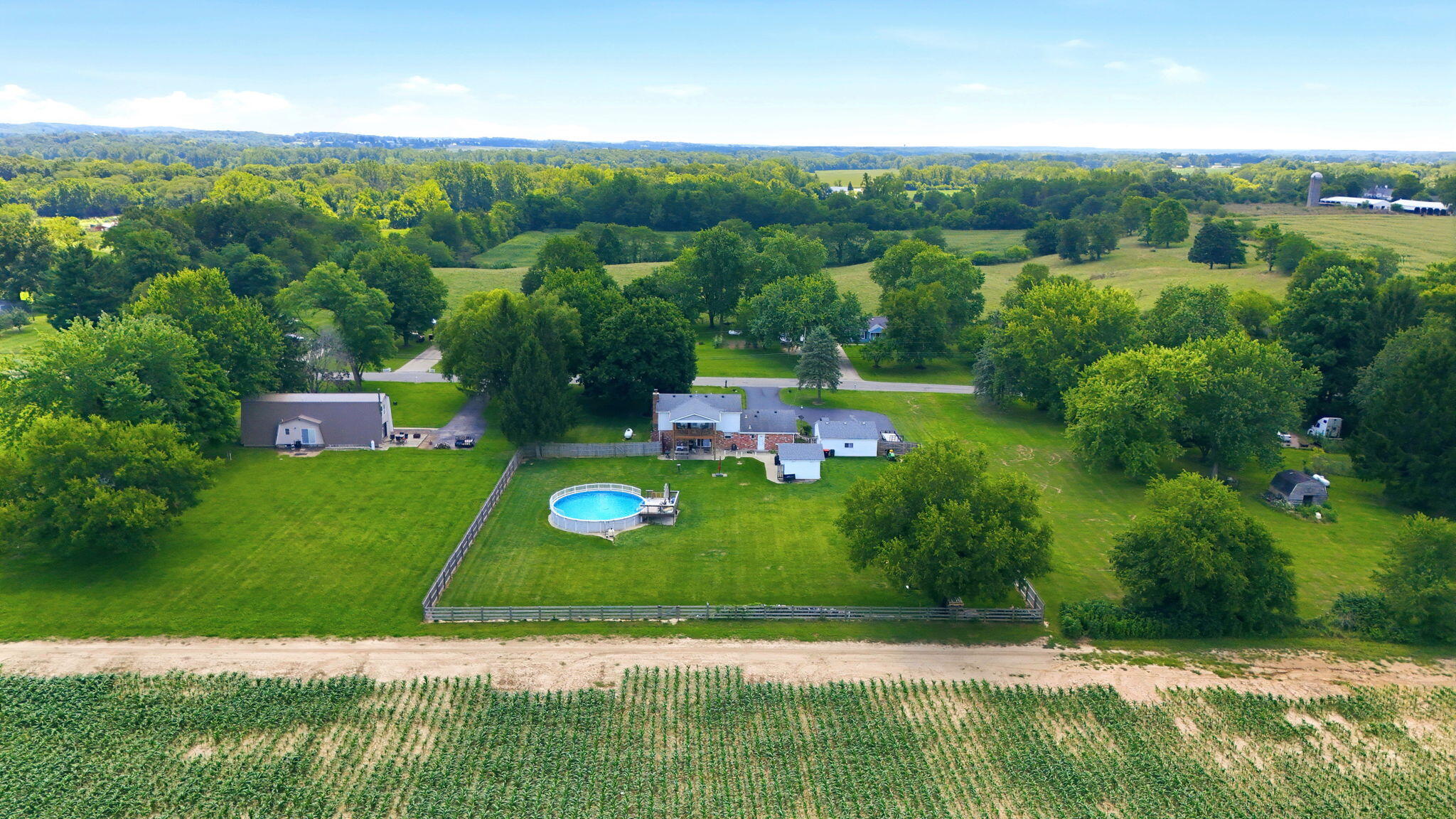5258 County Line, Springfield, Ohio 45502