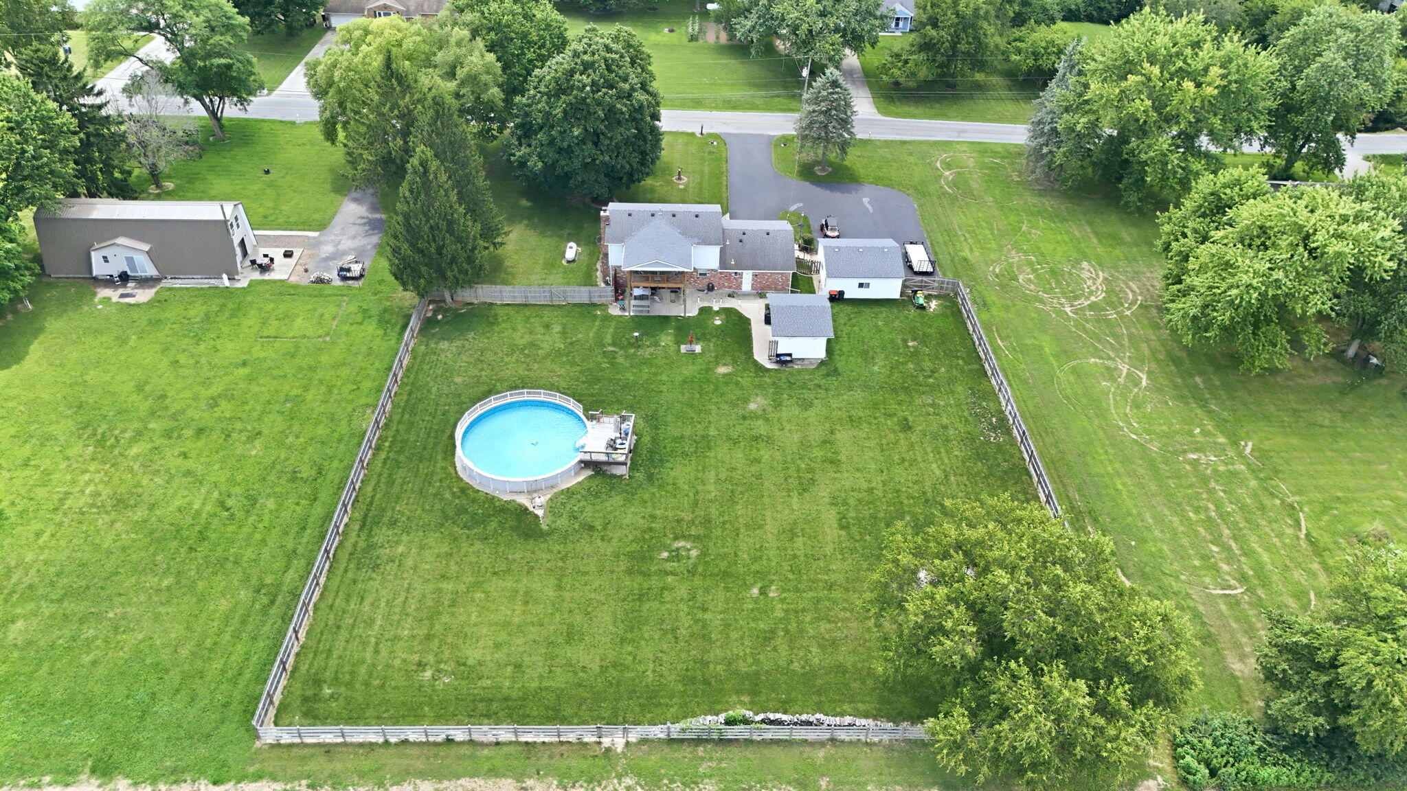 5258 County Line, Springfield, Ohio 45502