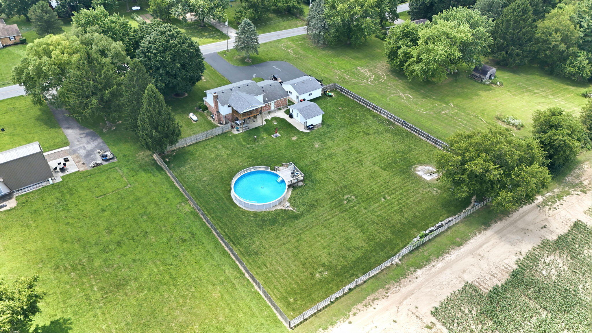 5258 County Line, Springfield, Ohio 45502