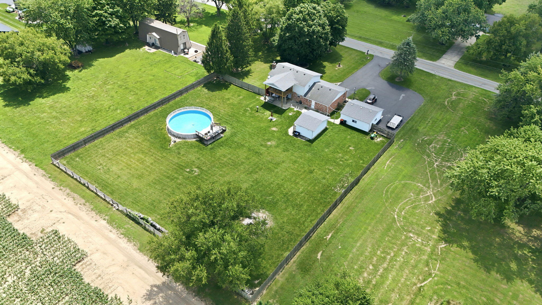 5258 County Line, Springfield, Ohio 45502