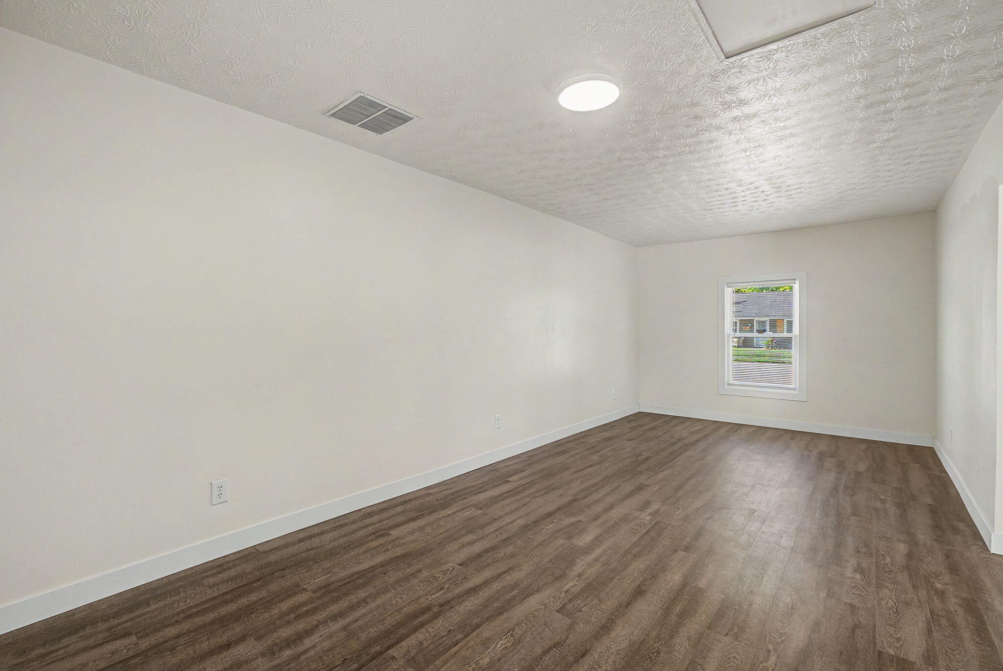 1209 Hemlock, New Carlisle, Ohio 45344