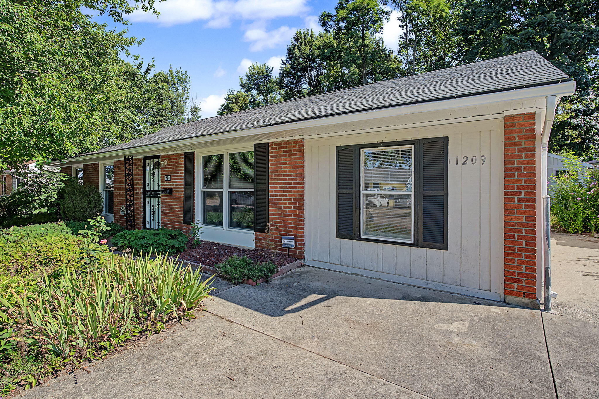 1209 Hemlock, New Carlisle, Ohio 45344