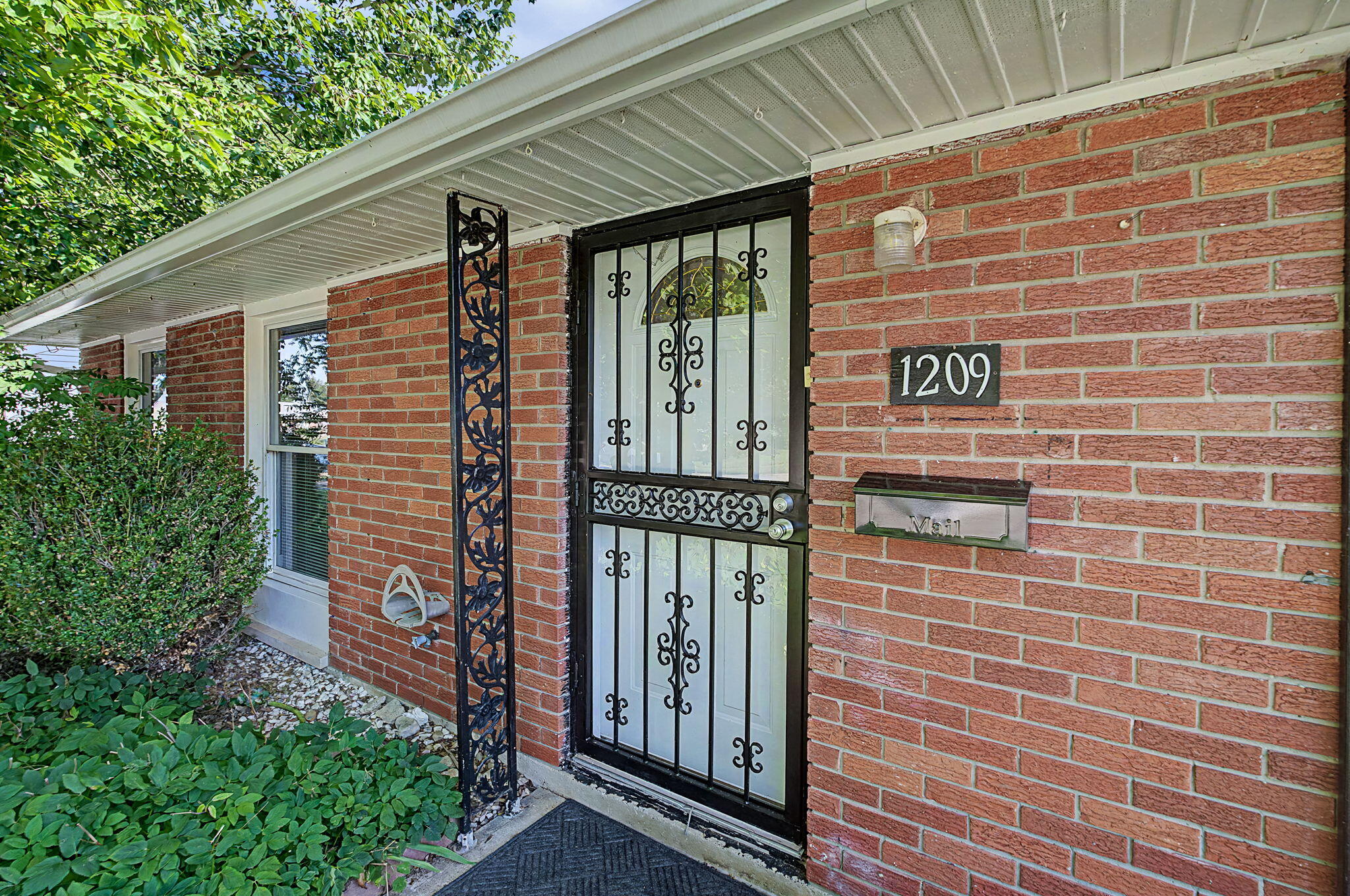 1209 Hemlock, New Carlisle, Ohio 45344