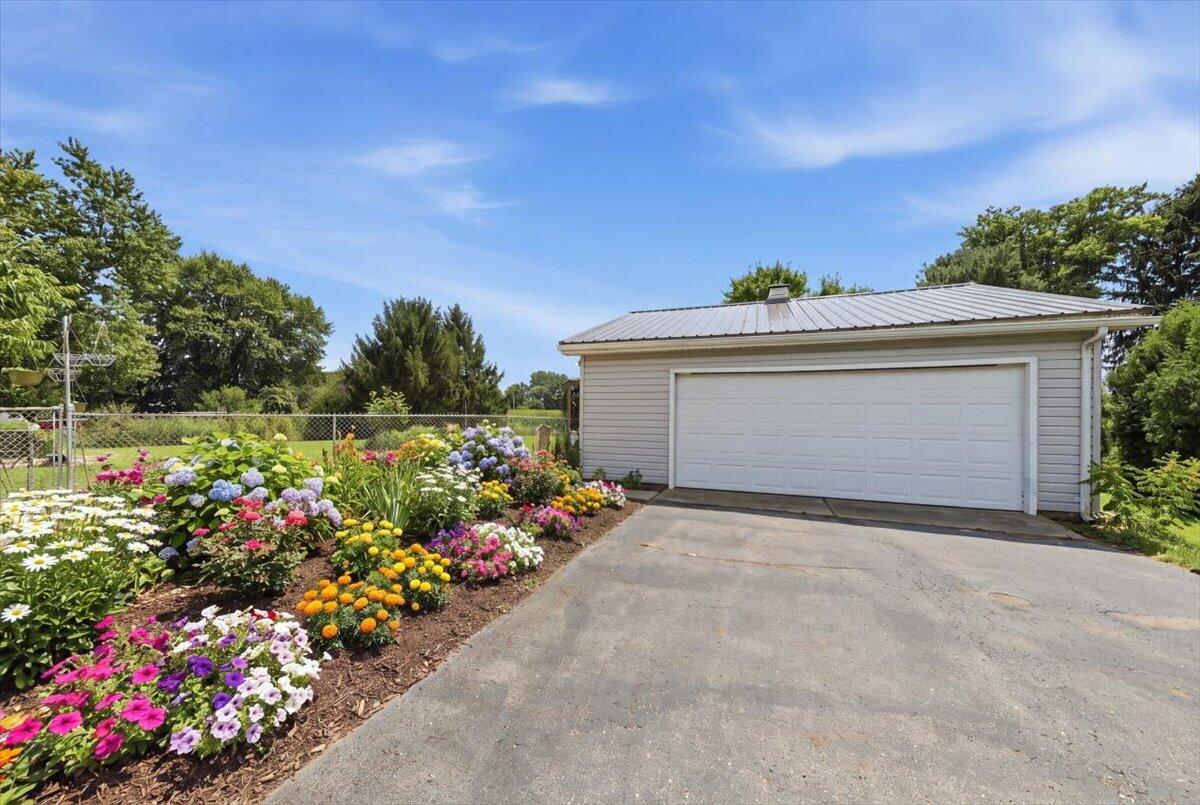 6343 Old Columbus, Springfield, Ohio 45502