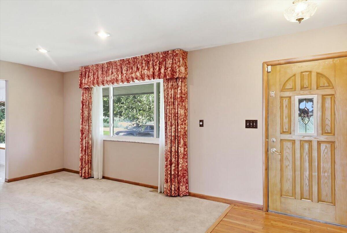 6343 Old Columbus, Springfield, Ohio 45502